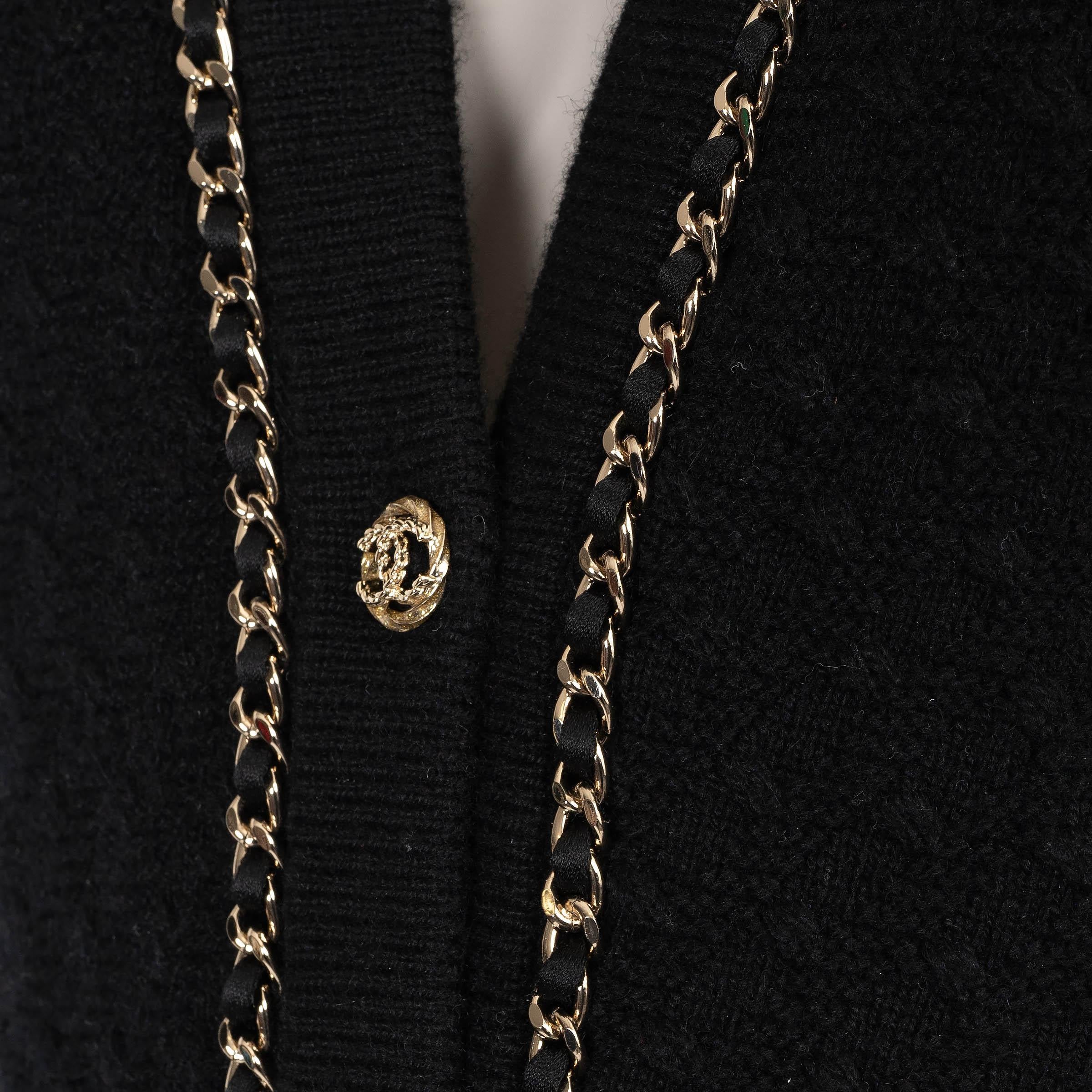 CHANEL 23B CHAIN TRIM KNIT CARDIGAN mini robe noire cashmere 36 XS 1