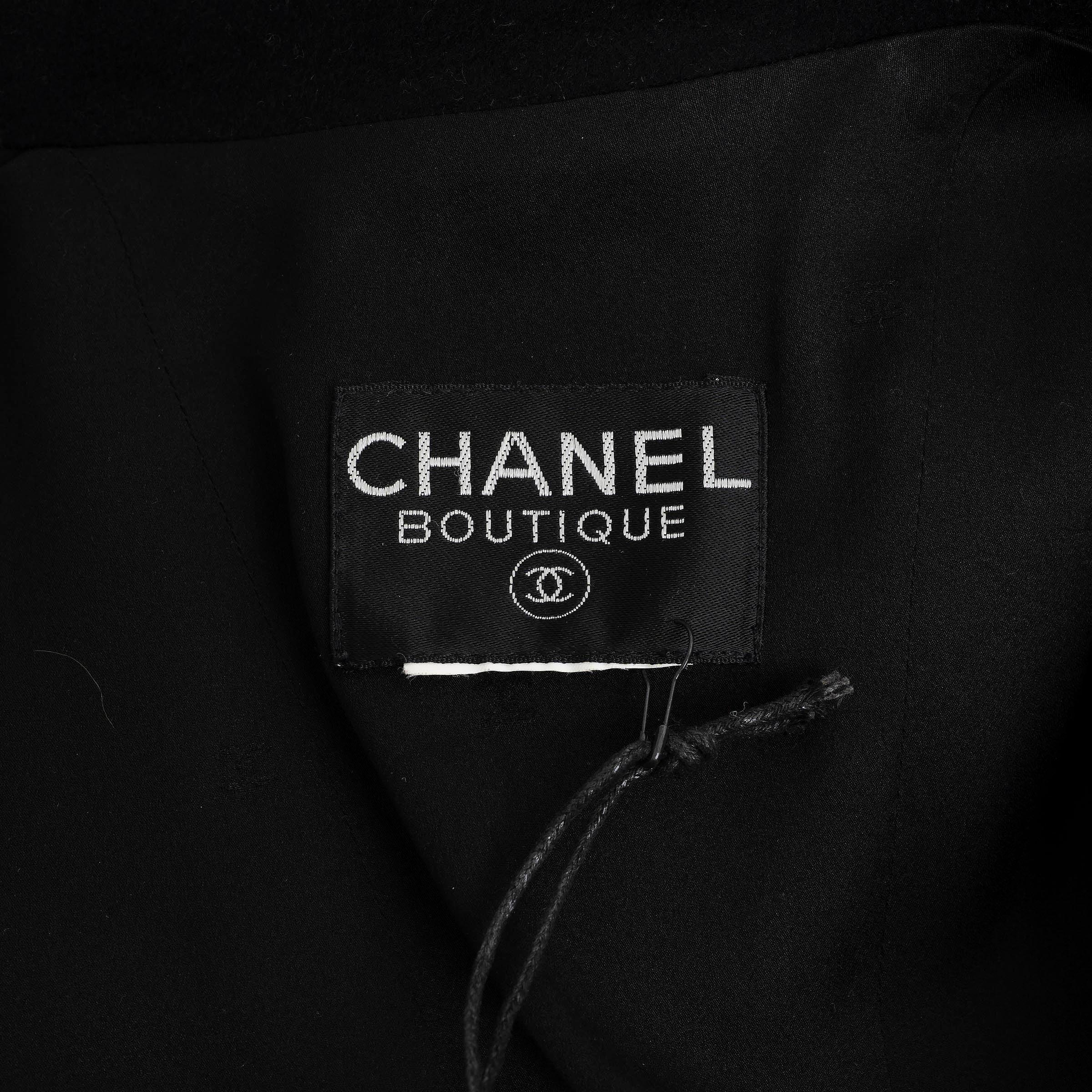 CHANEL - Veste OFFICIER 96A FOUR POCKET en cachemire noir S en vente 2
