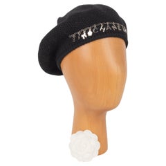 Béret en cachemire noir de Chanel