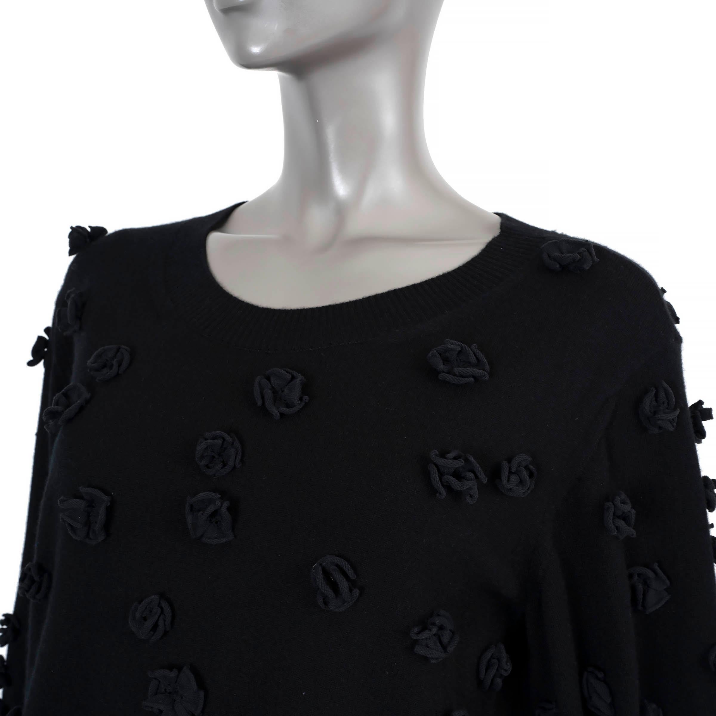 CHANEL black cashmere blend 2018 18S CAMELLIA APPLIQUÉ Sweater 38 S For Sale 1