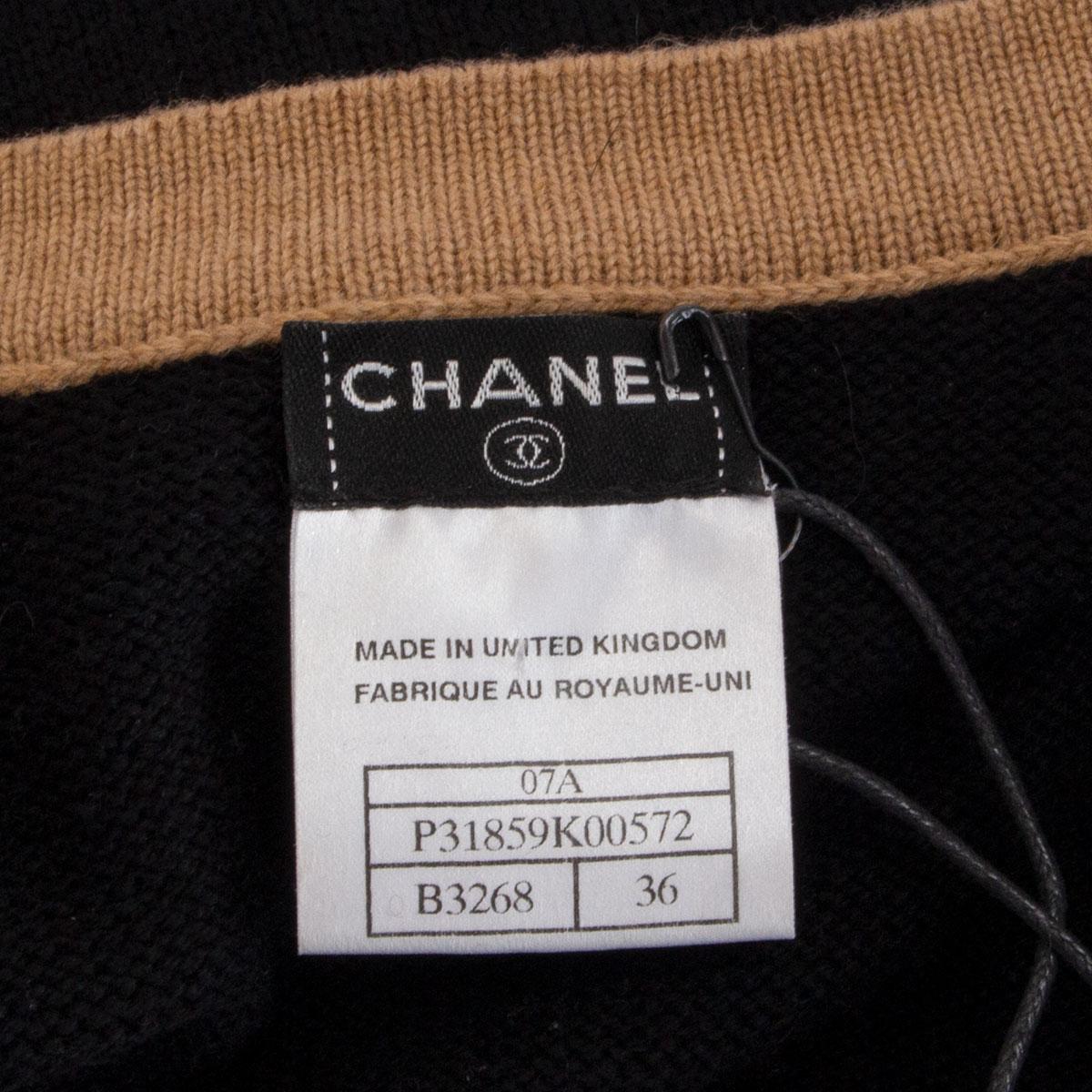 CHANEL - Robe courte en maille à manches courtes en cachemire noir, taille 36 XS en vente 2