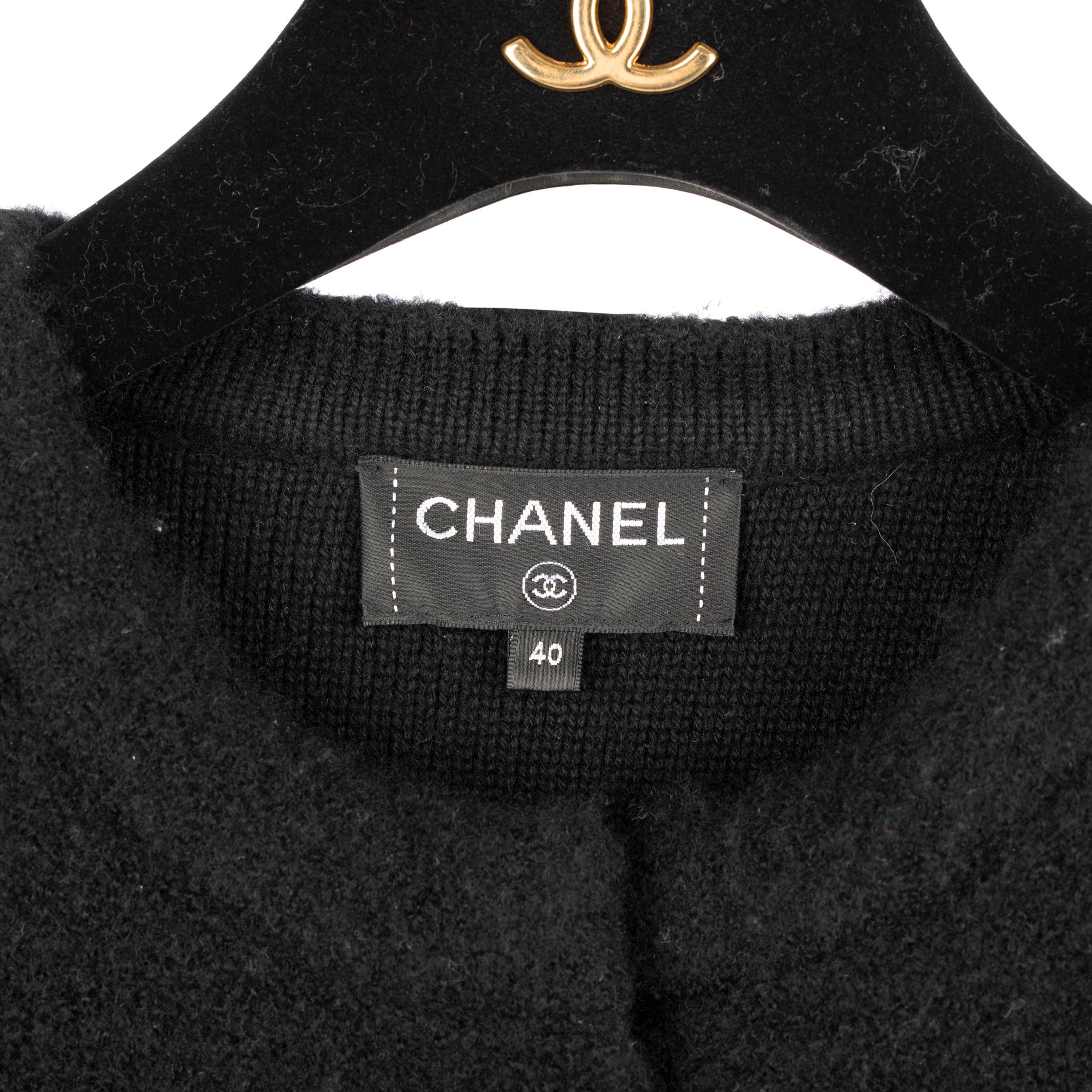 Chanel Black Cashmere Cardigan 40 FR In Excellent Condition In DOUBLE BAY, NSW