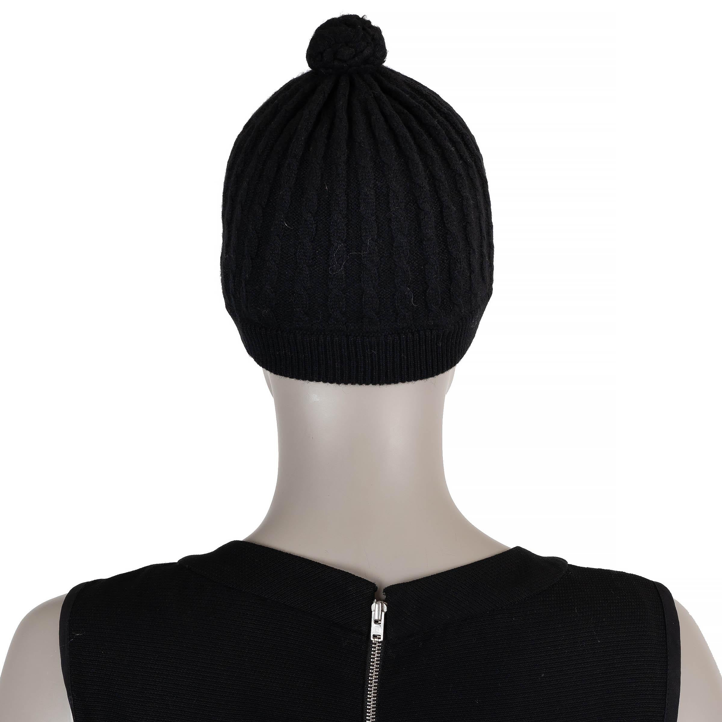 Chapeau bonnet CC CABLE KNIT en cachemire noir de CHANEL en vente 1