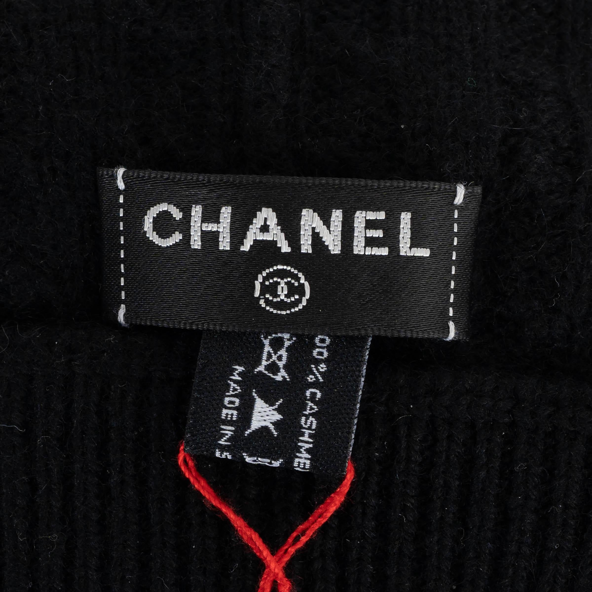 Chapeau bonnet CC CABLE KNIT en cachemire noir de CHANEL en vente 3