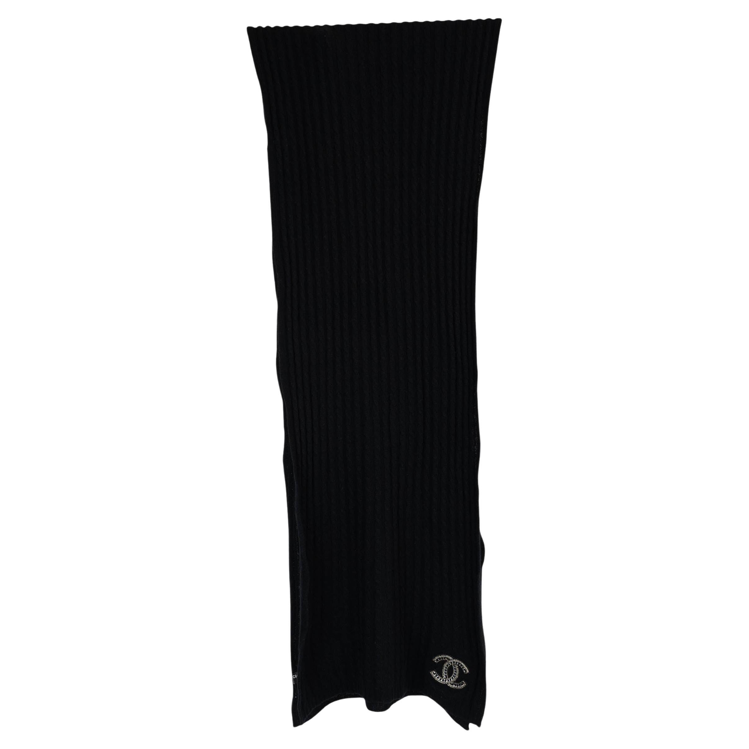 Sciarpa Chanel nera in cashmere CC CABLE-KNIT in vendita