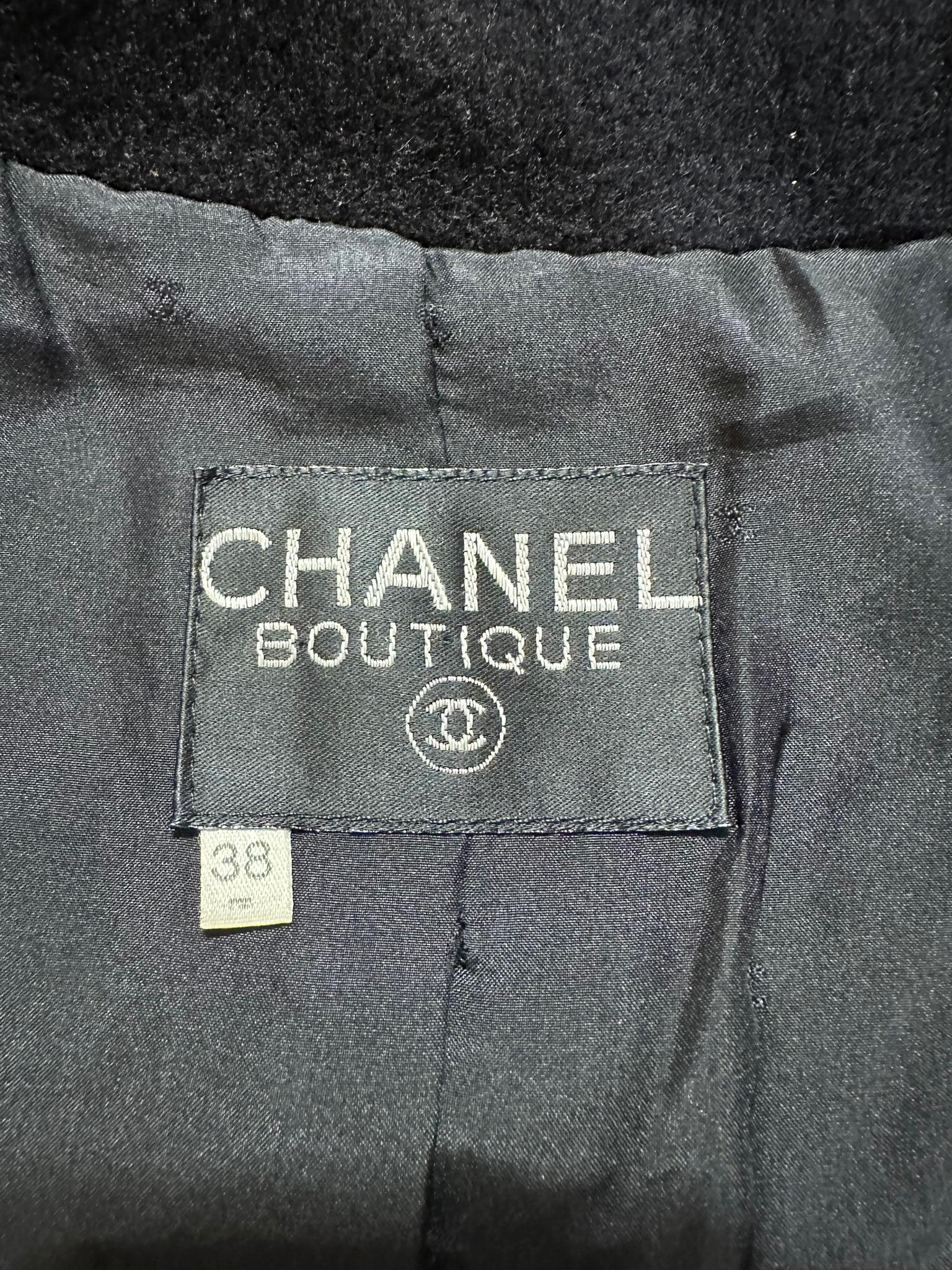 Chanel Cappotto Cocoon in cashmere nero Tasche a triangolo con bottoni Polsini a pressione 1988 in vendita 12