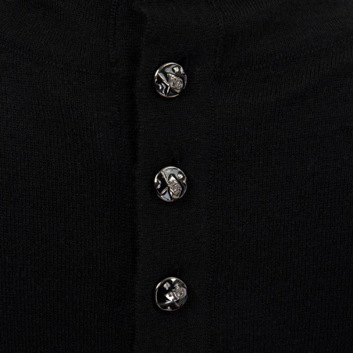 CHANEL black cashmere FLOWER EMBELLISHED KNIT TURTLENECK Shirt 40 M For Sale 1
