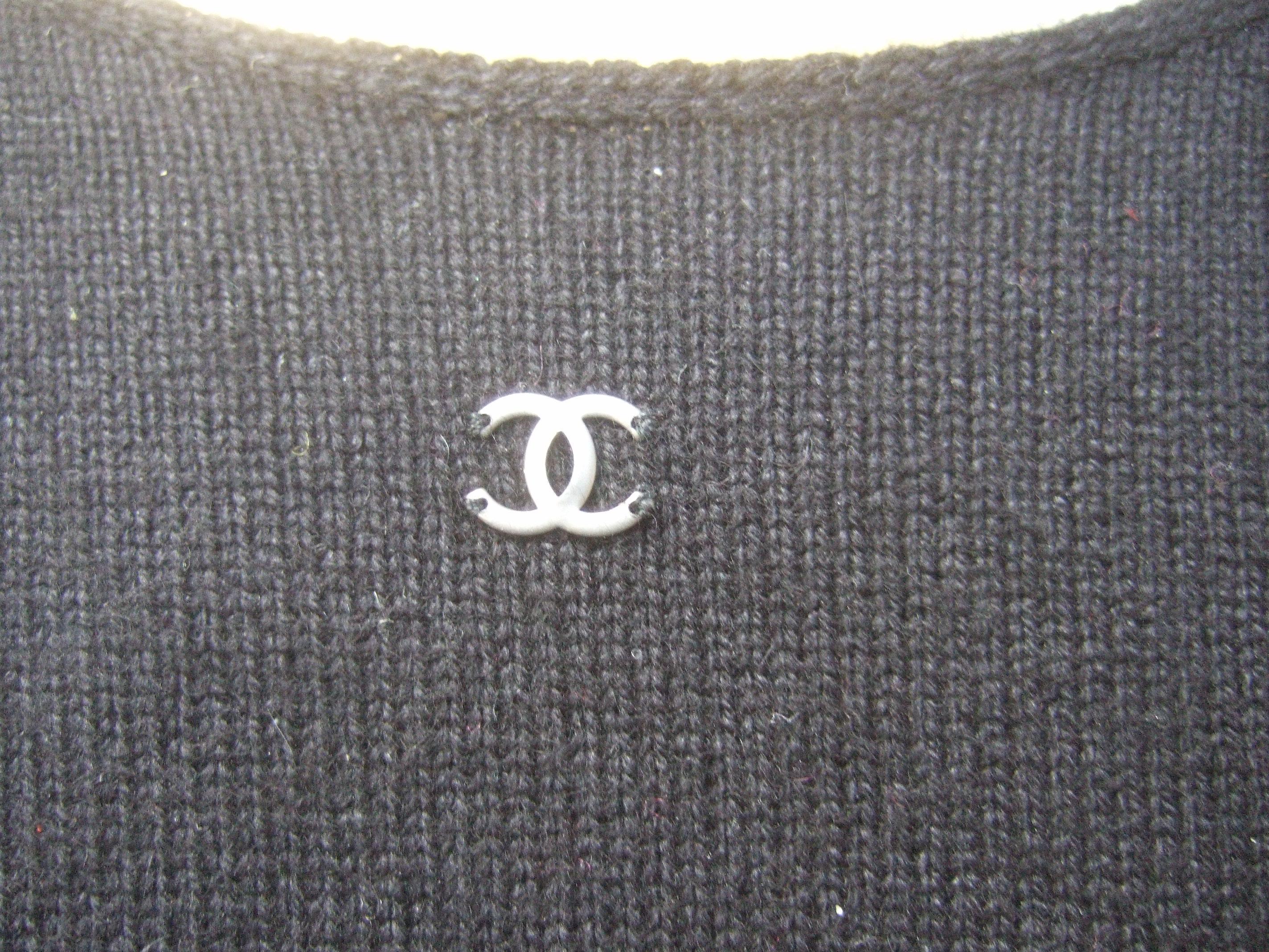 Chanel Black Cashmere & Silk Short Sleeve Sweater c 1990s In Good Condition In University City, MO