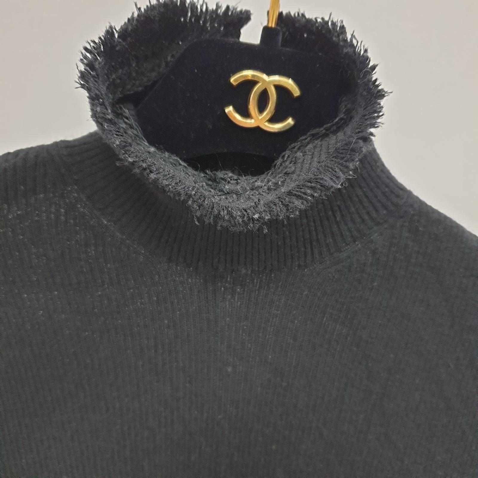 Chanel Pull à col roulé en cachemire noir Sz.38 en vente 2