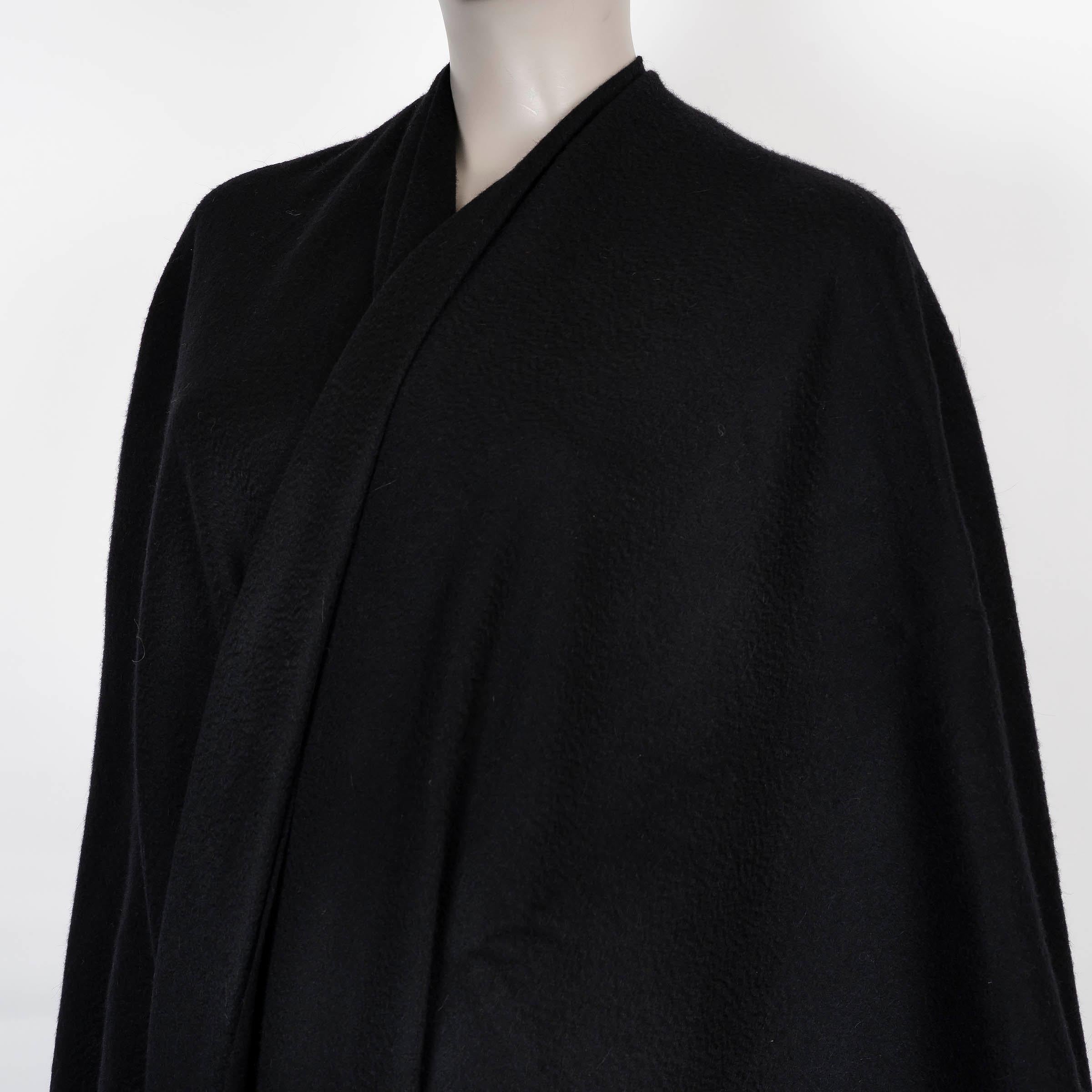 CHANEL schwarz Kaschmir TWEED CC Cape Jacke Einheitsgröße Damen im Angebot