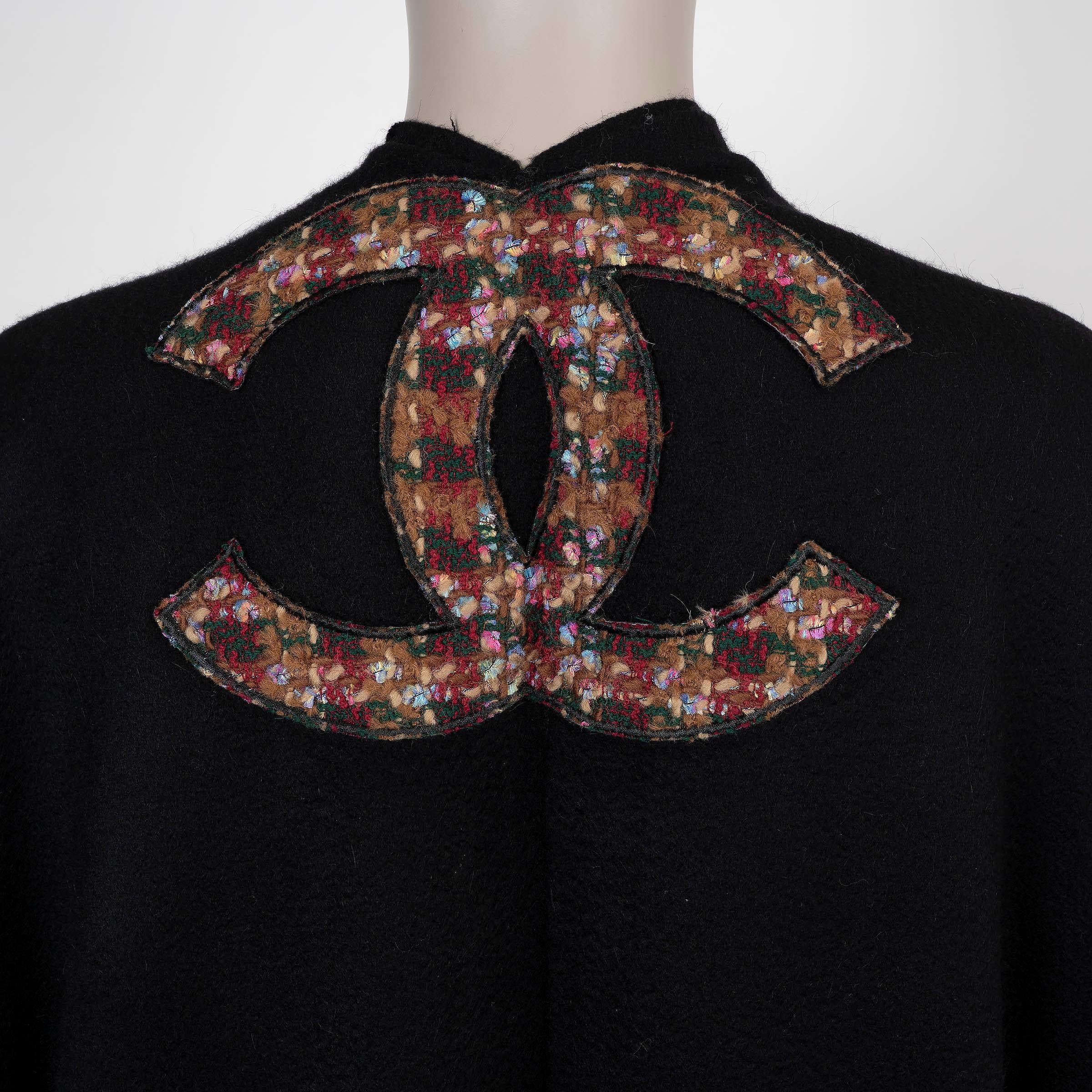 CHANEL schwarz Kaschmir TWEED CC Cape Jacke Einheitsgröße im Angebot 1