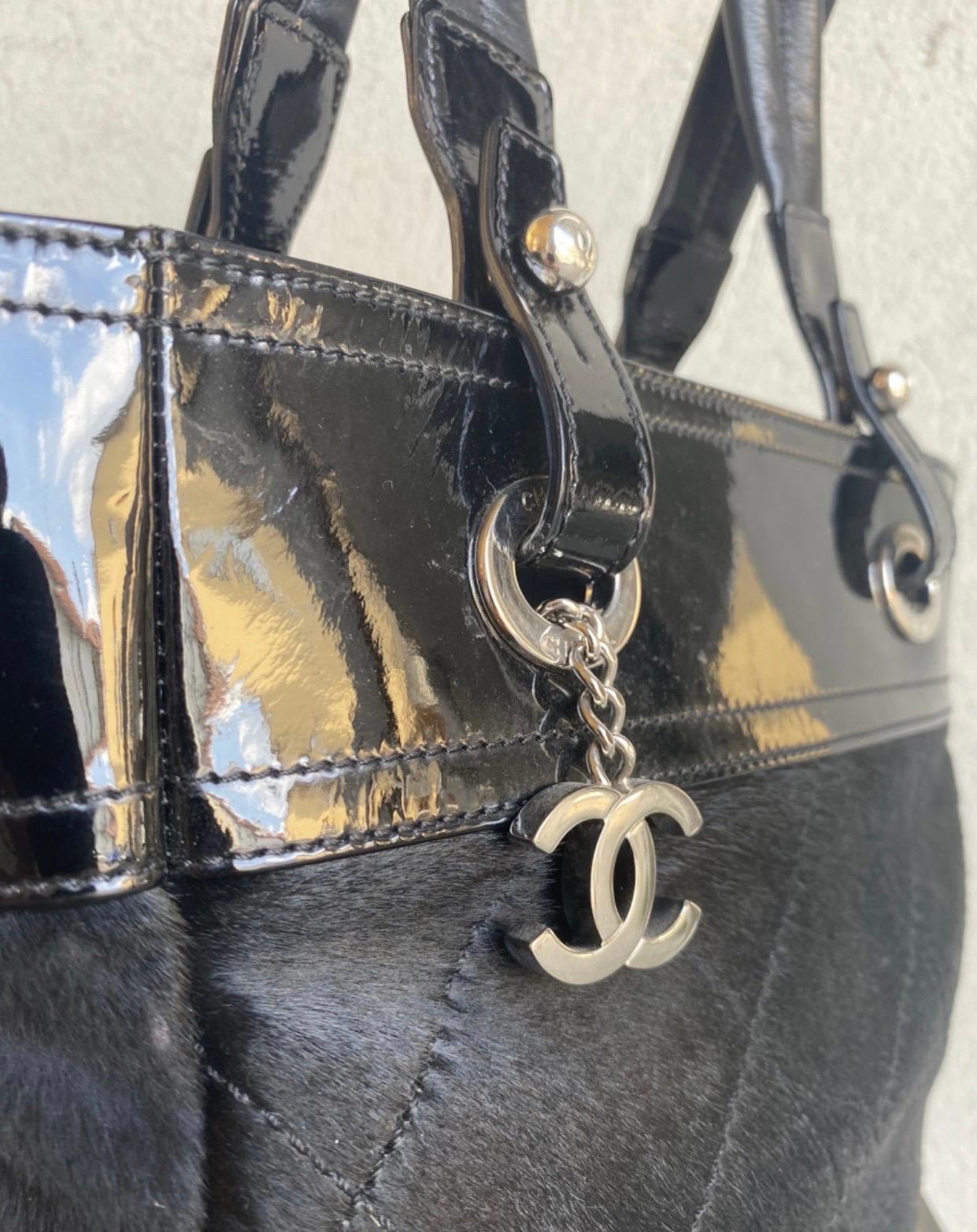 Chanel black Cavallino and patent leather Shoulder Bag In Good Condition For Sale In Carnate, IT