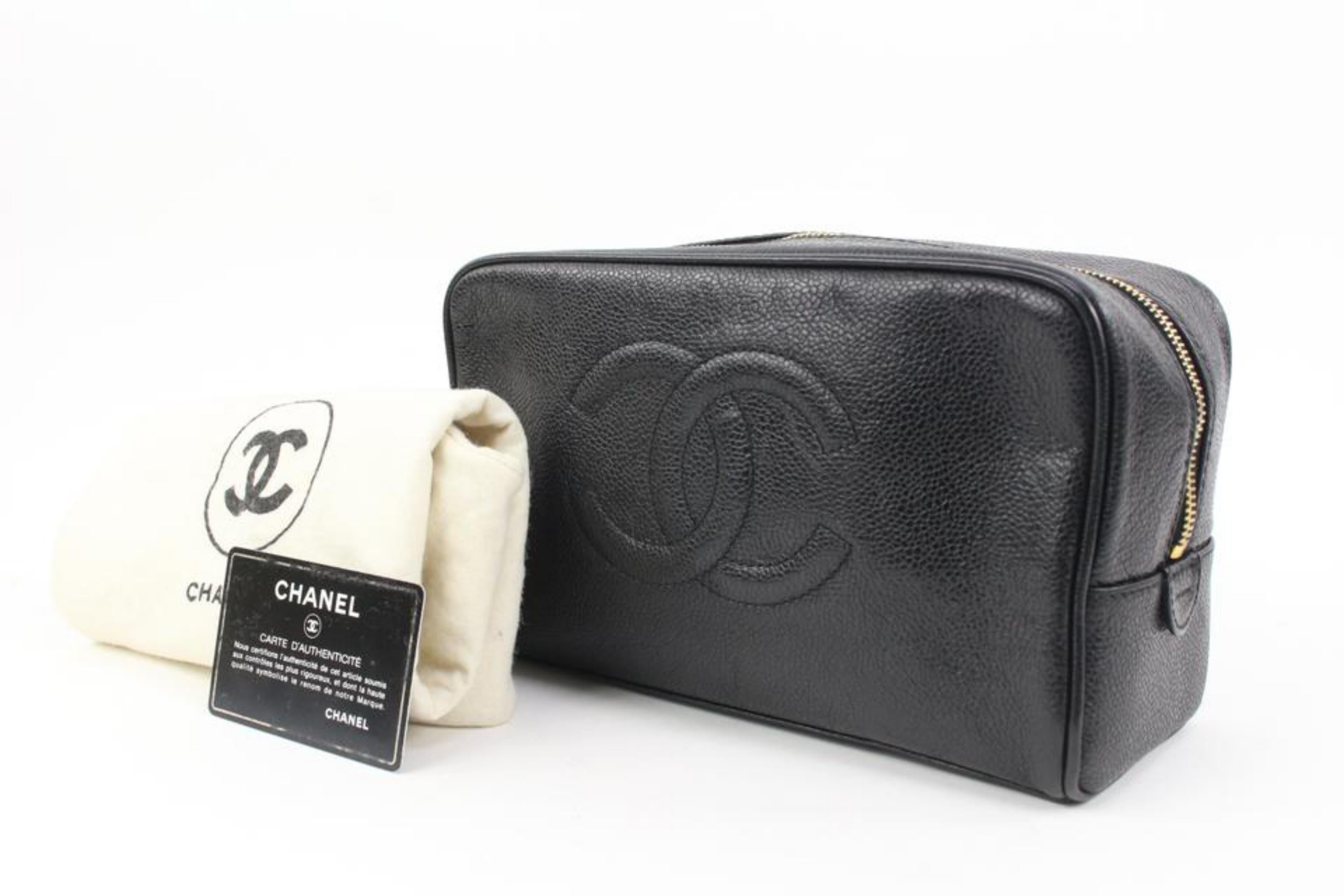 Chanel Black Caviar CC Logo Cosmetic Pouch 95ck221s
Date Code/Serial Number: 3885717
Made In: Italy
Measurements: Length:  9