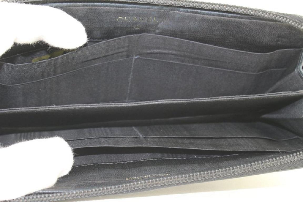 Chanel Black Caviar CC Logo Zip Around Continental Wallet L Gusset 290cas513 In Good Condition In Dix hills, NY