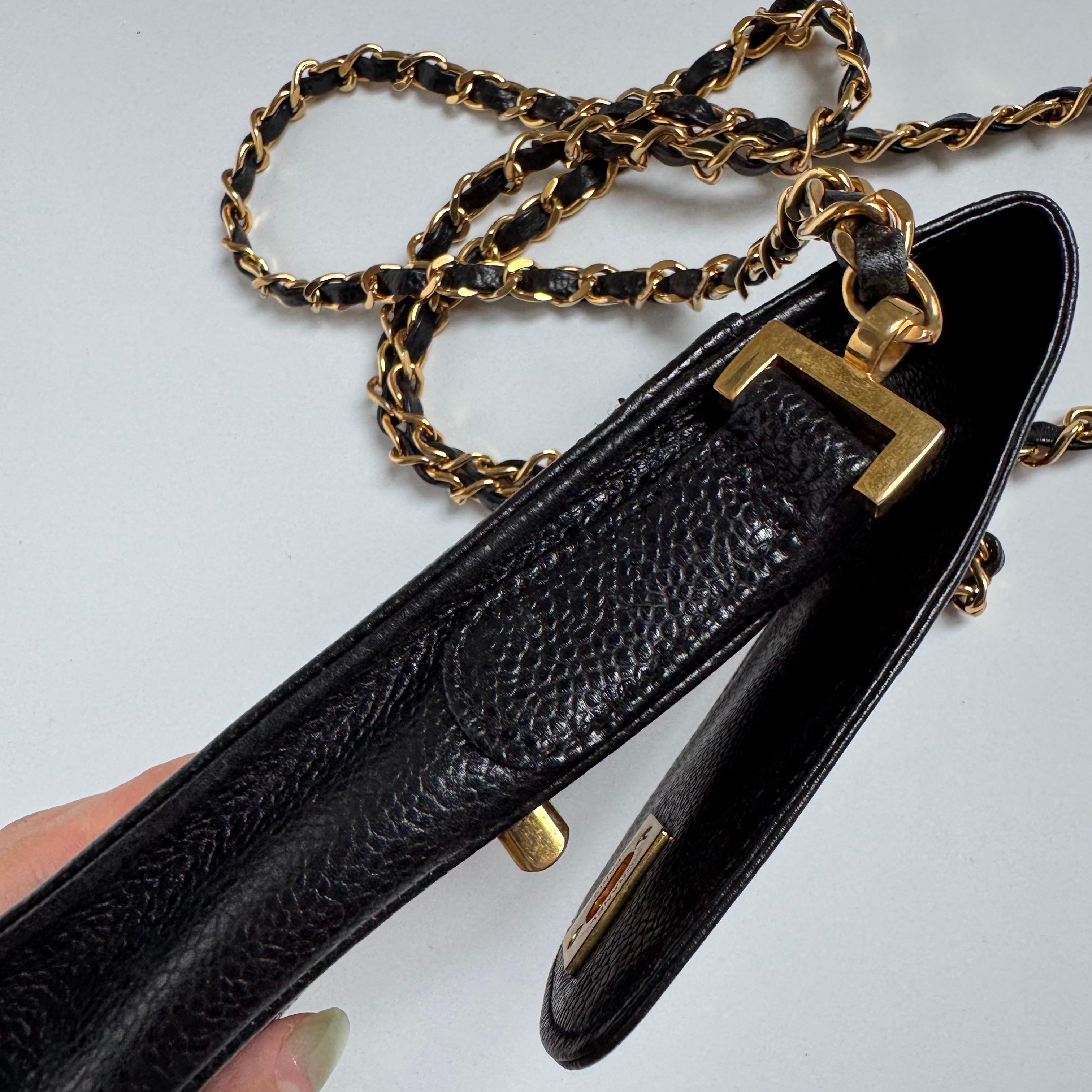 Chanel Black Caviar CC Phone Case Matelasse Chain Strap Crossbody Bag in vendita 3