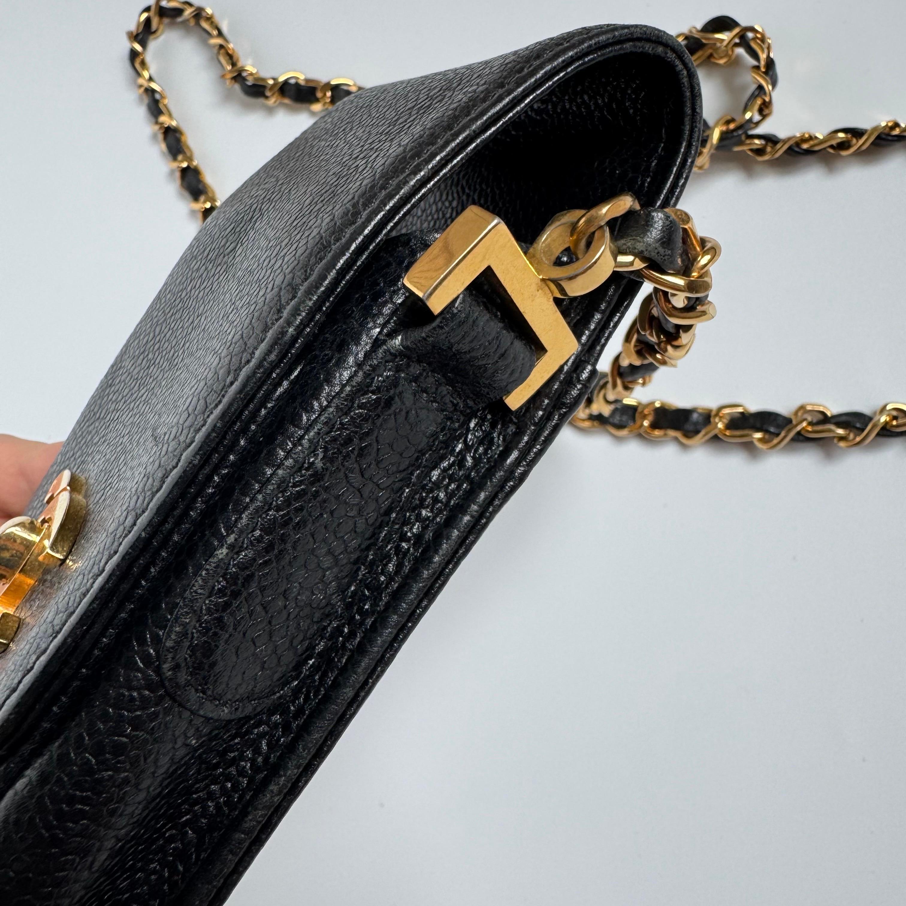 Chanel Black Caviar CC Phone Case Matelasse Chain Strap Crossbody Bag in vendita 4