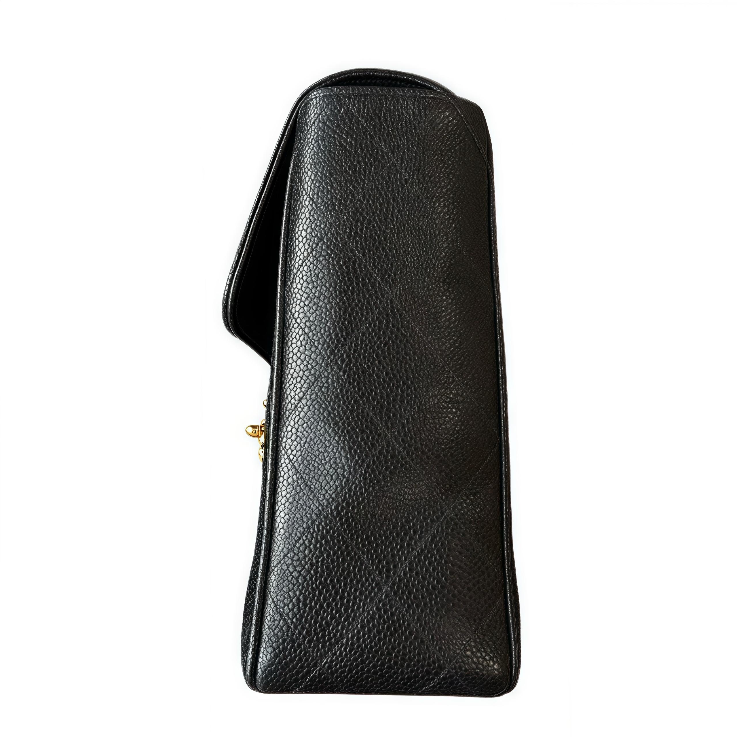 Chanel Caviar Negro Jumbo Piel Vintage Jumbo 30 Bolso Solapa Clásico en venta 2