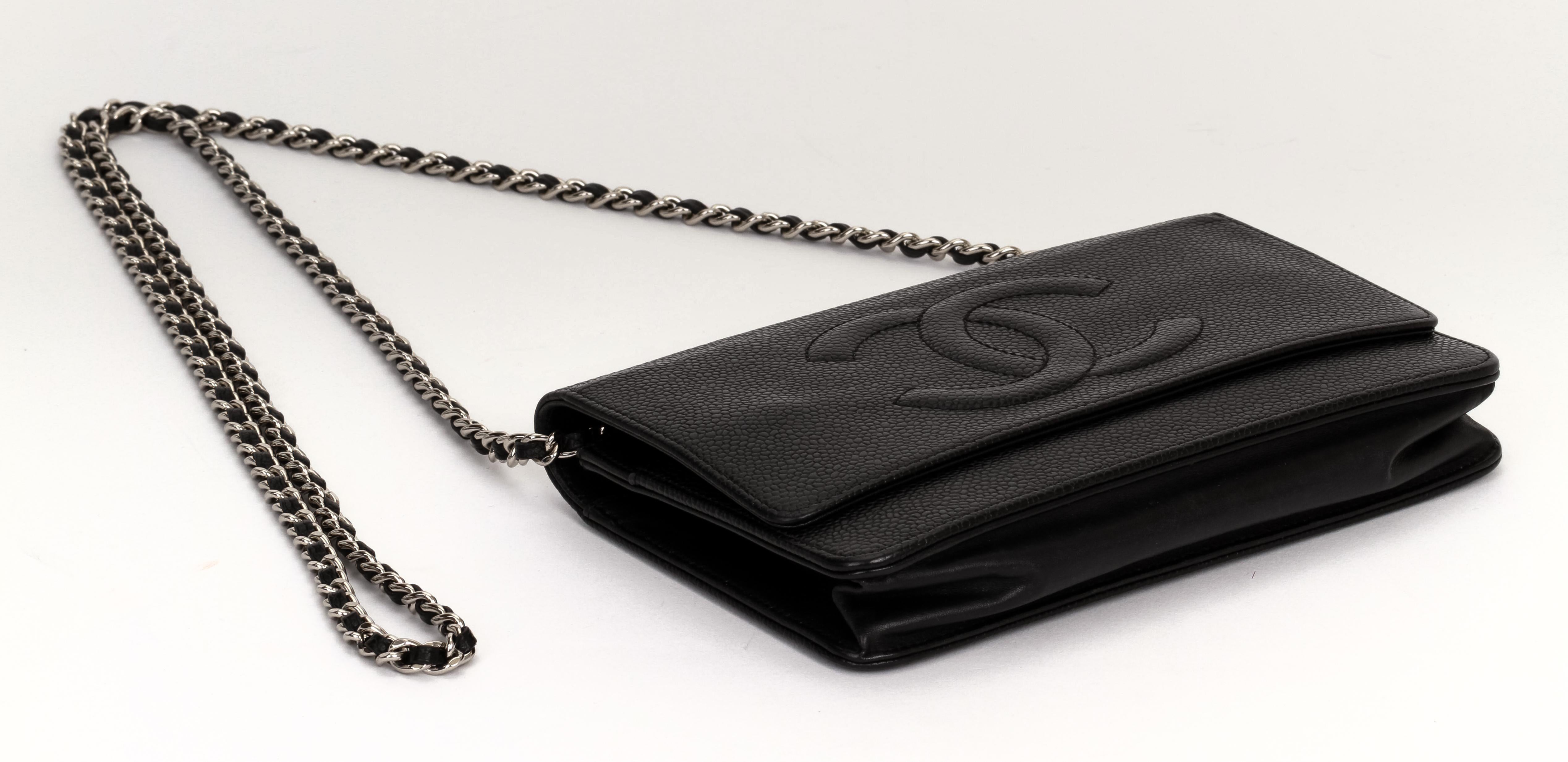 black chanel crossbody