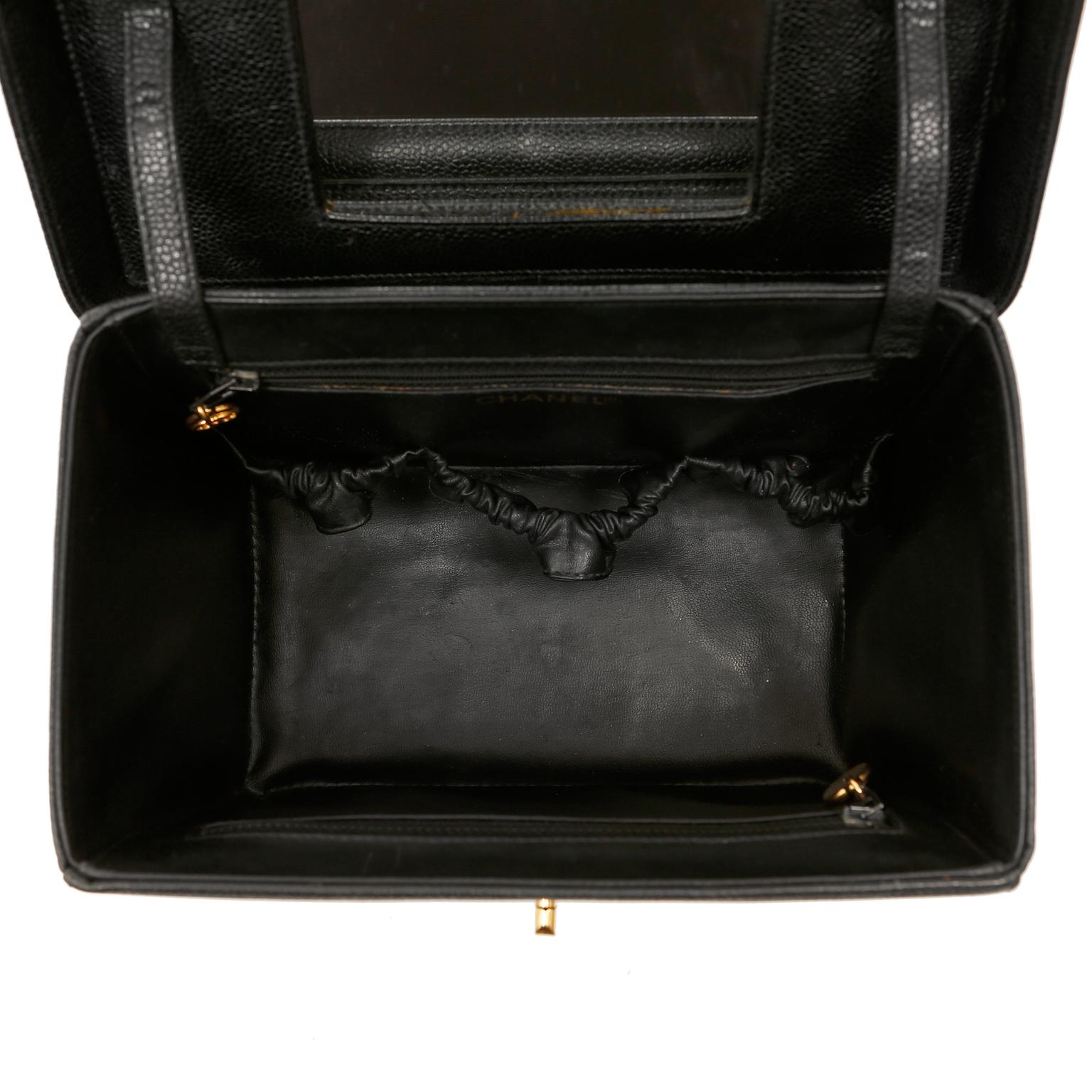 Chanel Black Caviar Large Vanity Case In Good Condition For Sale In Palm Beach, FL