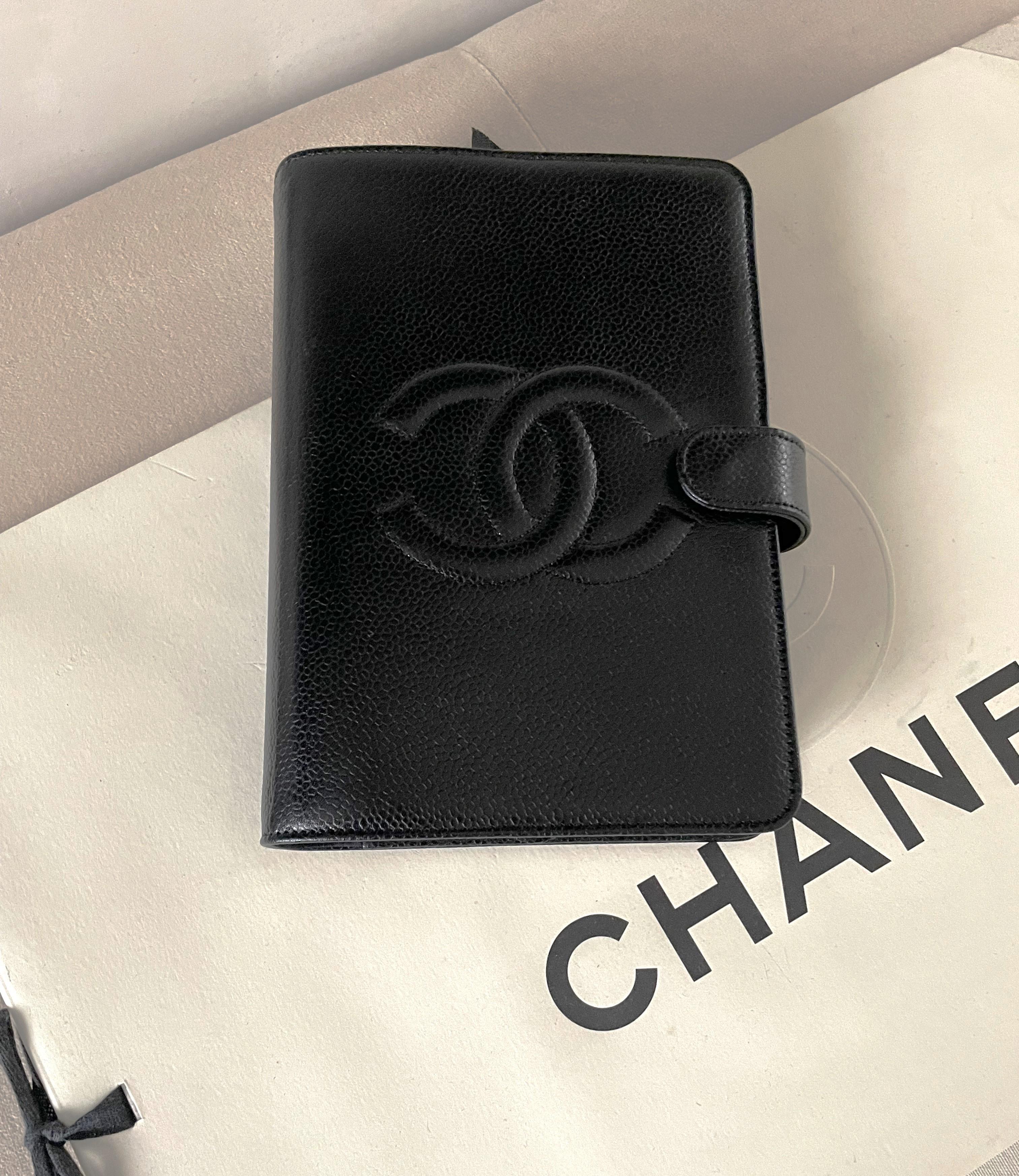 Shine everyday with this beautiful vintage Chanel Black Caviar Leather Agenda Cover Filofax; you can update with a Filofax new filling 2024.  It is never used and in excellent new condition.

Such a luxurious and stylish accessory for organizing