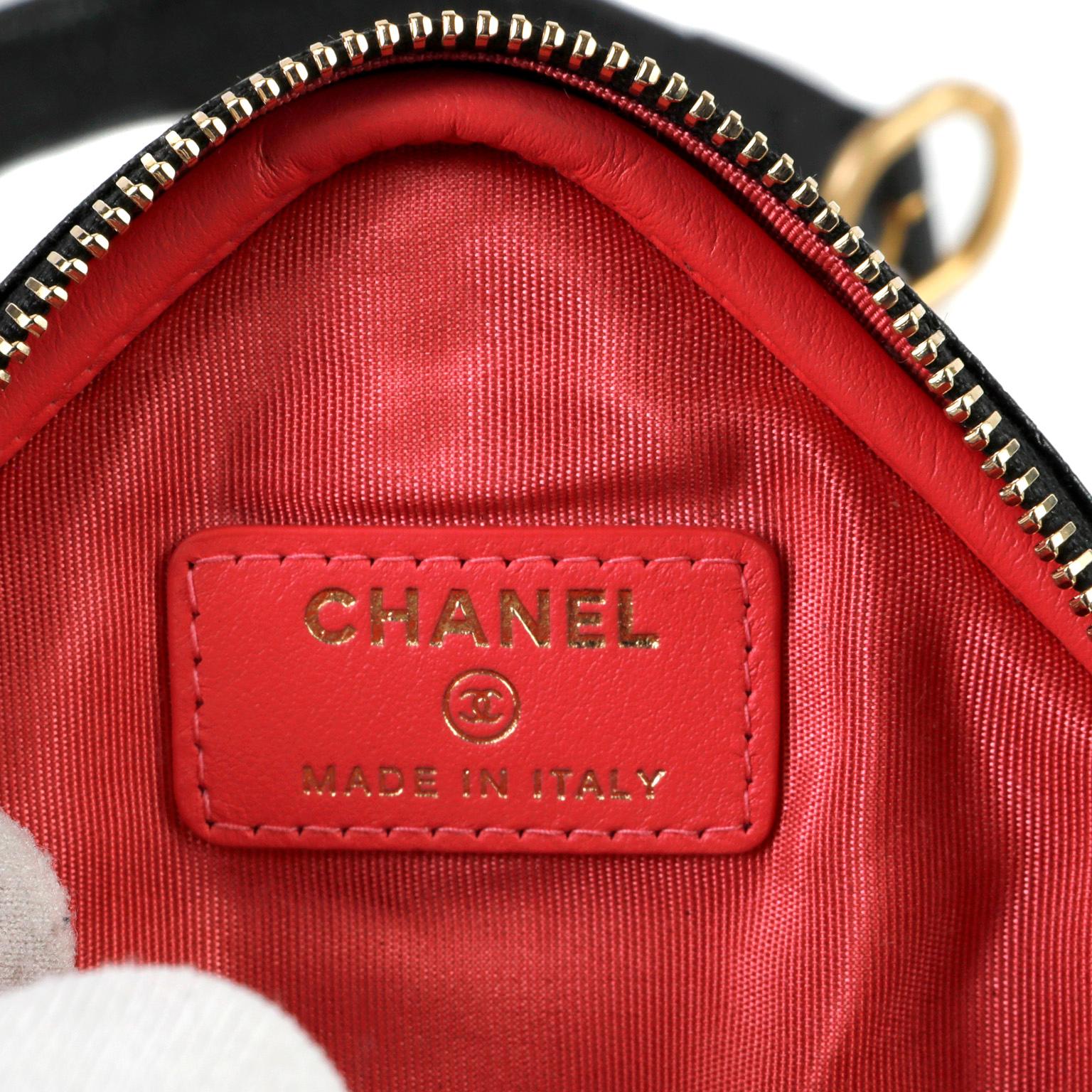 Chanel Schwarze Gürteltasche aus Leder in Kaviar im Angebot 3