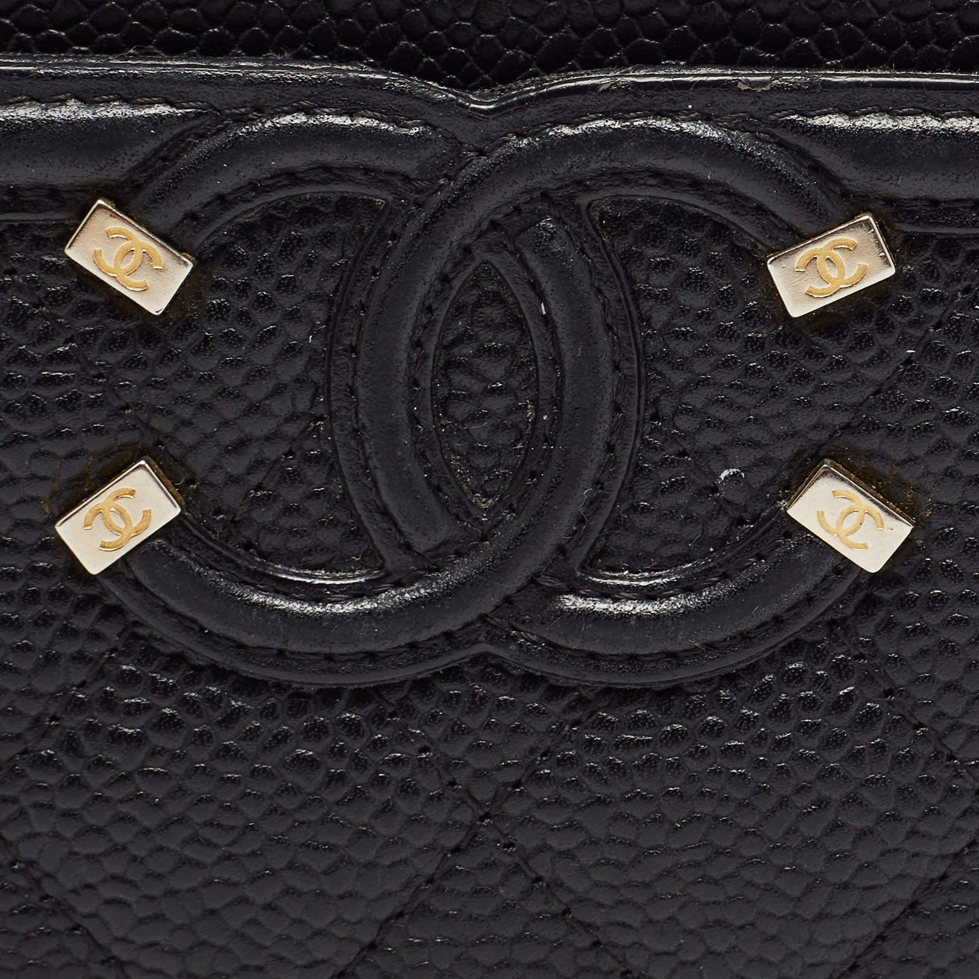 Chanel - Porte-cartes CC filigrane en cuir caviar noir en vente 2