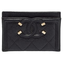 Chanel Filigraner Kartenetui aus schwarzem Kaviarleder CC in Schwarz