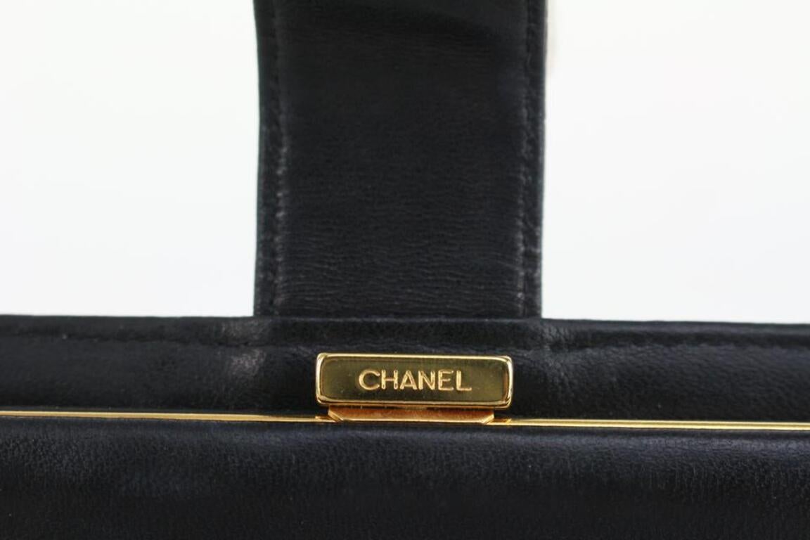 Chanel - Portefeuille à rabat long en cuir caviar noir avec logo CC 104c55 en vente 6