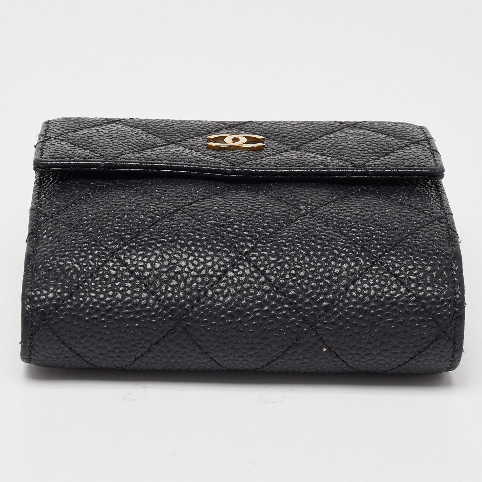 Women's Chanel Black Caviar Leather CC Small Flap Wallet For Sale
