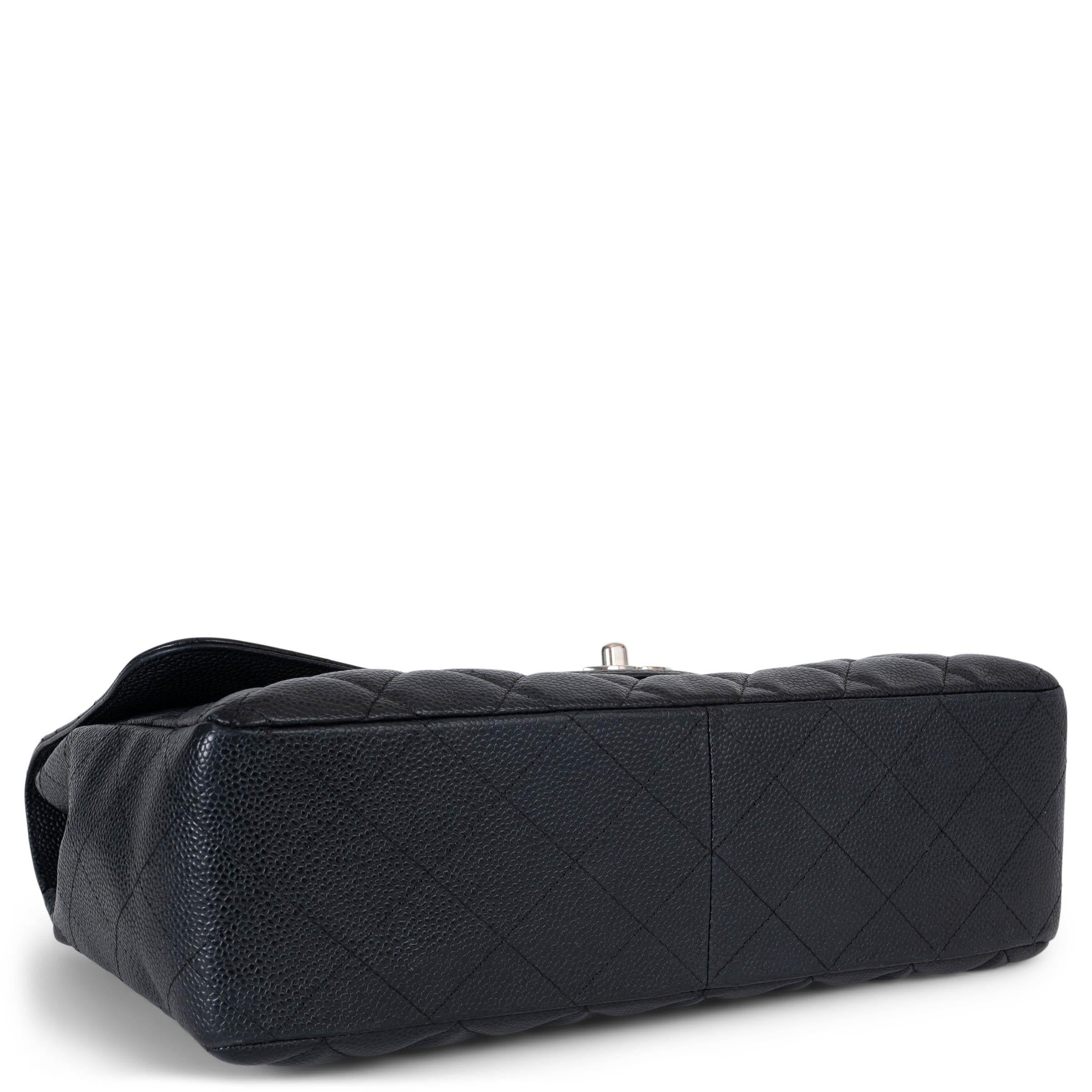 Women's CHANEL black Caviar leather CLASSIC JUMBO SINGLE FLAP Bag For Sale