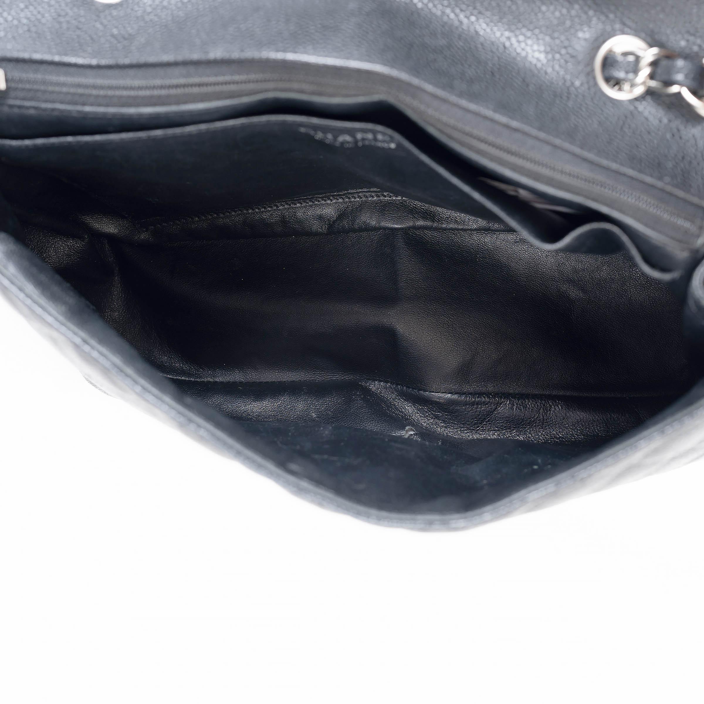 CHANEL black Caviar leather CLASSIC JUMBO SINGLE FLAP Bag For Sale 2