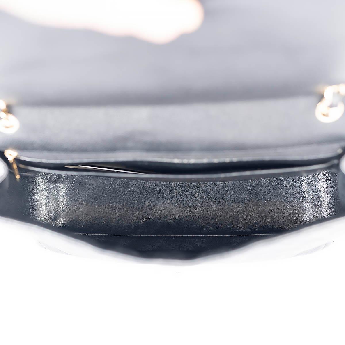 CHANEL black Caviar leather CLASSIC MAXI SINGLE FLAP Shoulder Bag For Sale 2