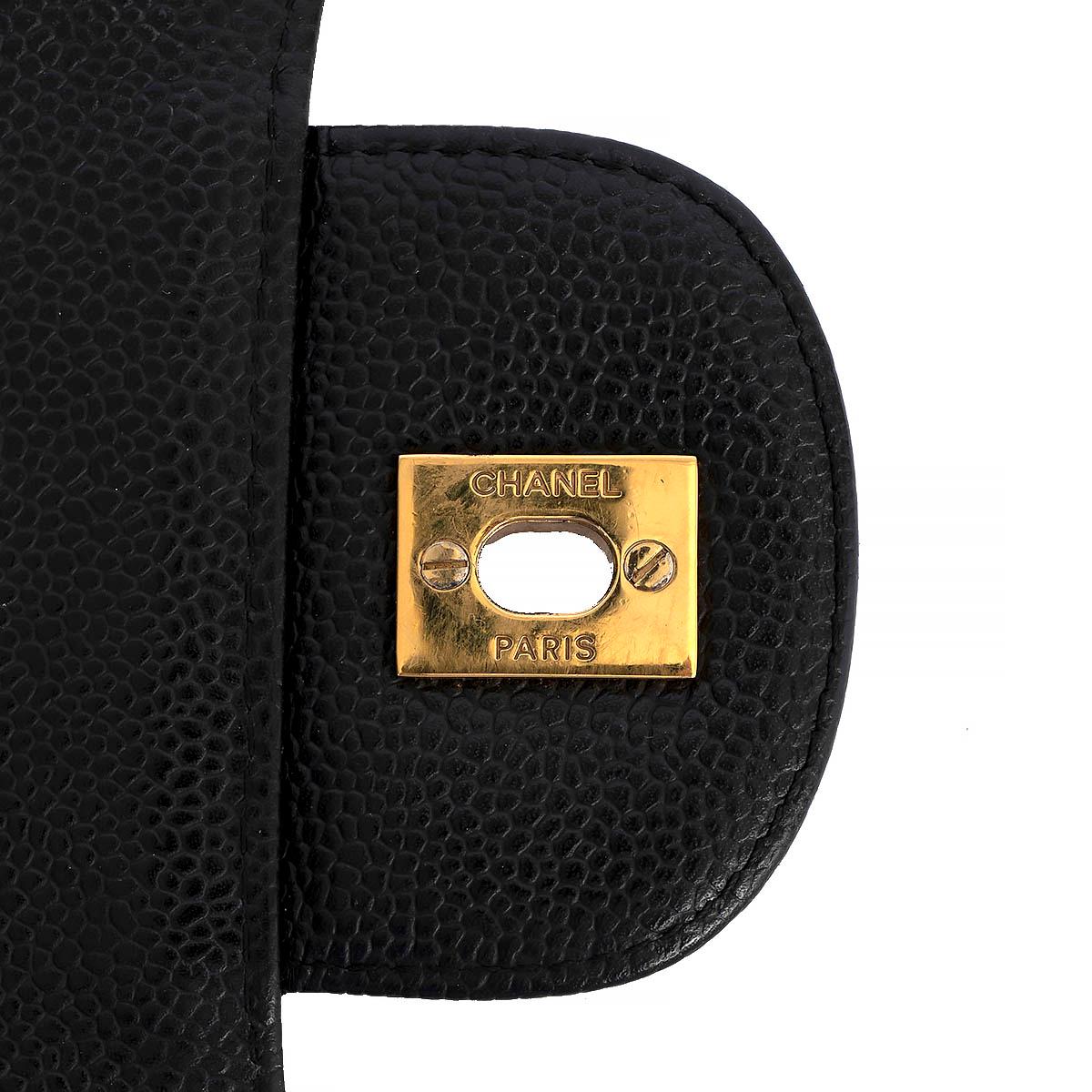 CHANEL black Caviar leather CLASSIC MAXI SINGLE FLAP Shoulder Bag For Sale 4