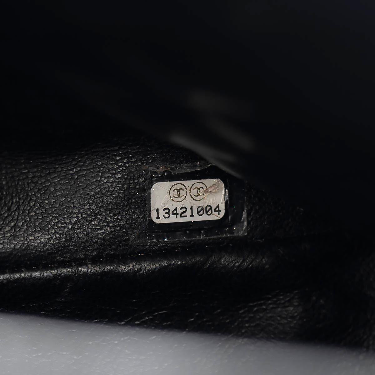 CHANEL black Caviar leather CLASSIC MAXI SINGLE FLAP Shoulder Bag For Sale 6