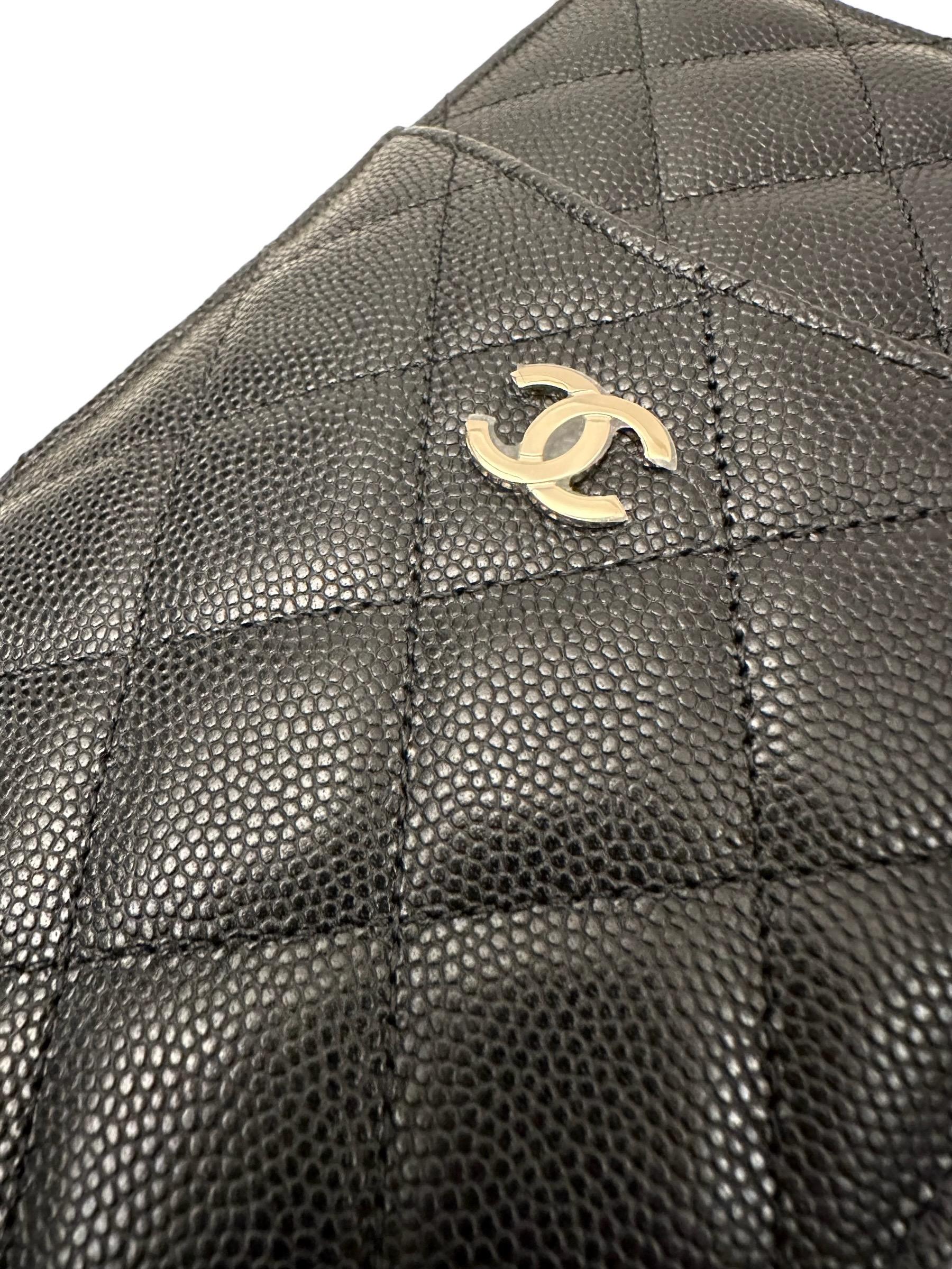 Chanel Black Caviar Leather Diamond Quilted Flat Wallet In Excellent Condition In Geneva, CH