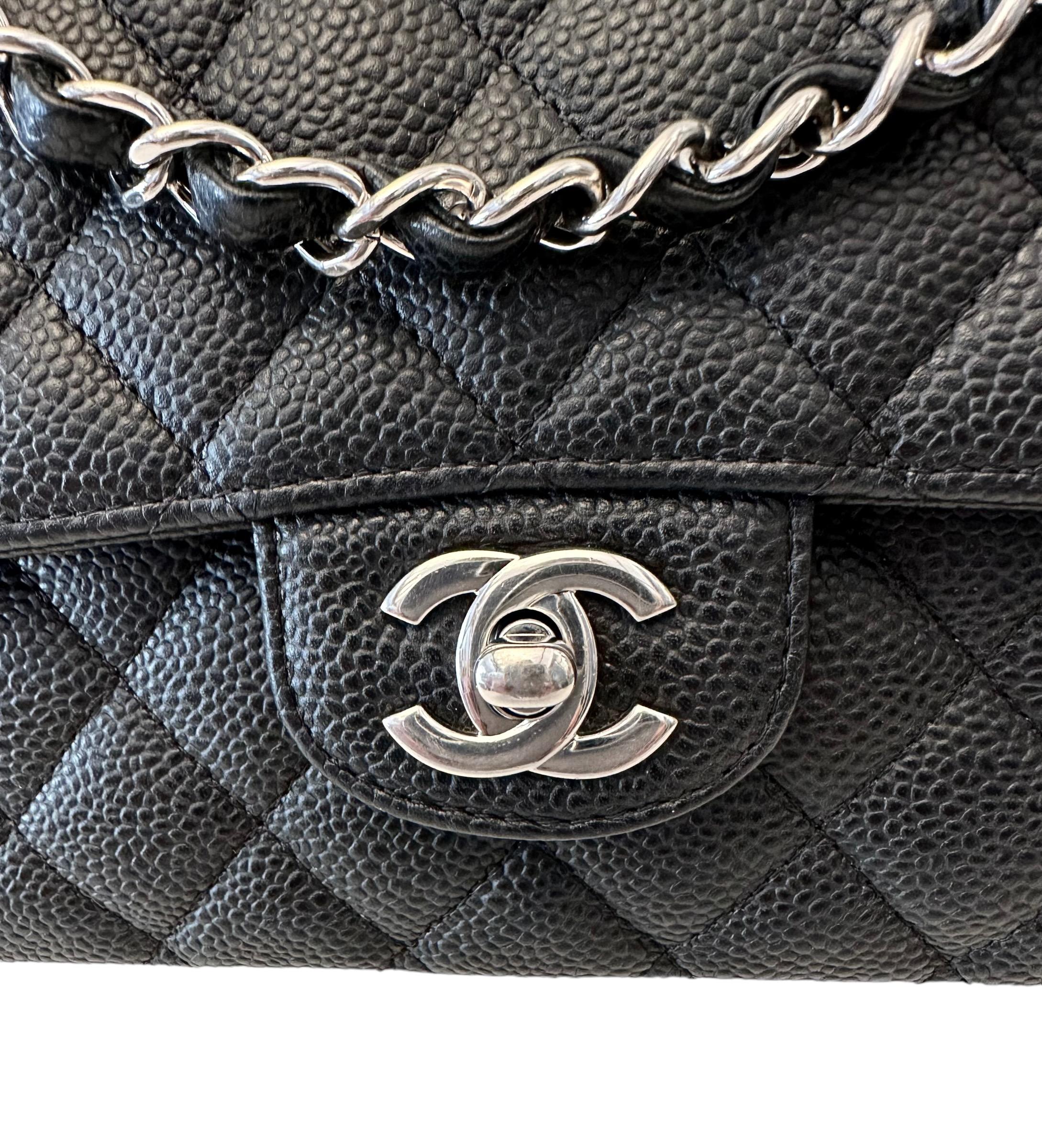 Chanel Black Caviar Leather Double Flap Medium Timeless Classic Bag In Good Condition In Geneva, CH