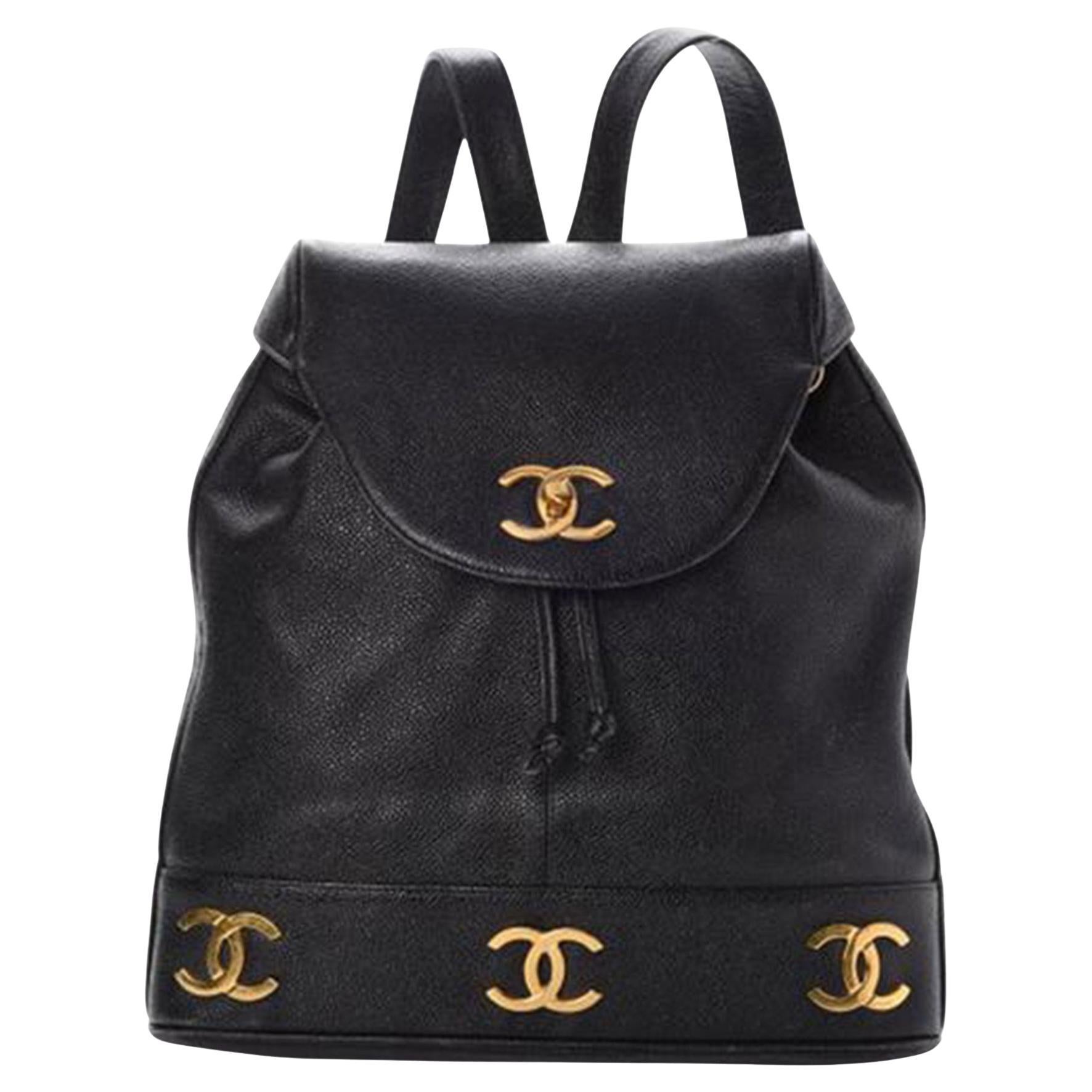 Chanel Sac à dos à cordon de serrage Cc en cuir caviar noir
