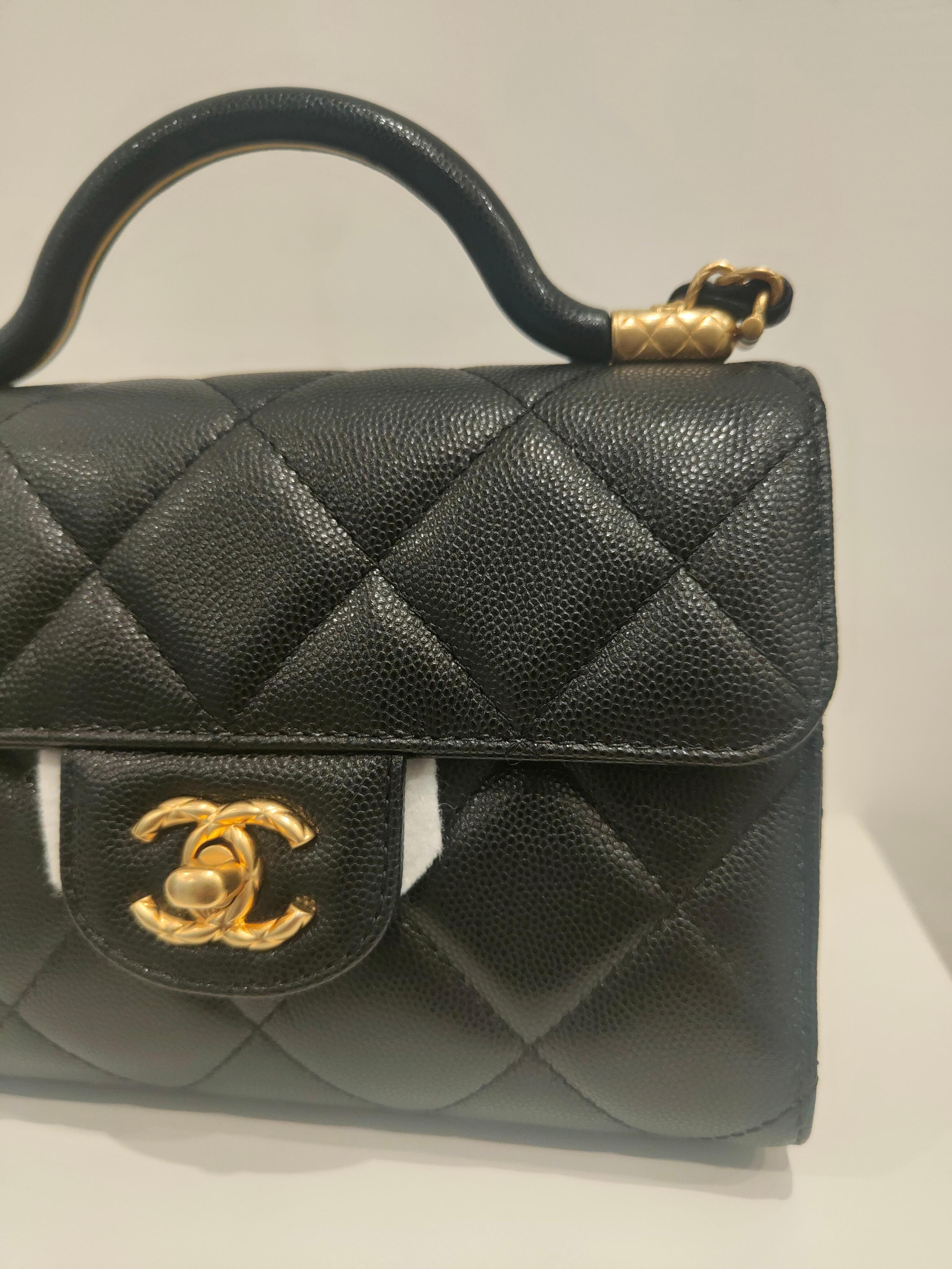 Chanel black caviar leather Gold hardware shoulder bag NWOT 6