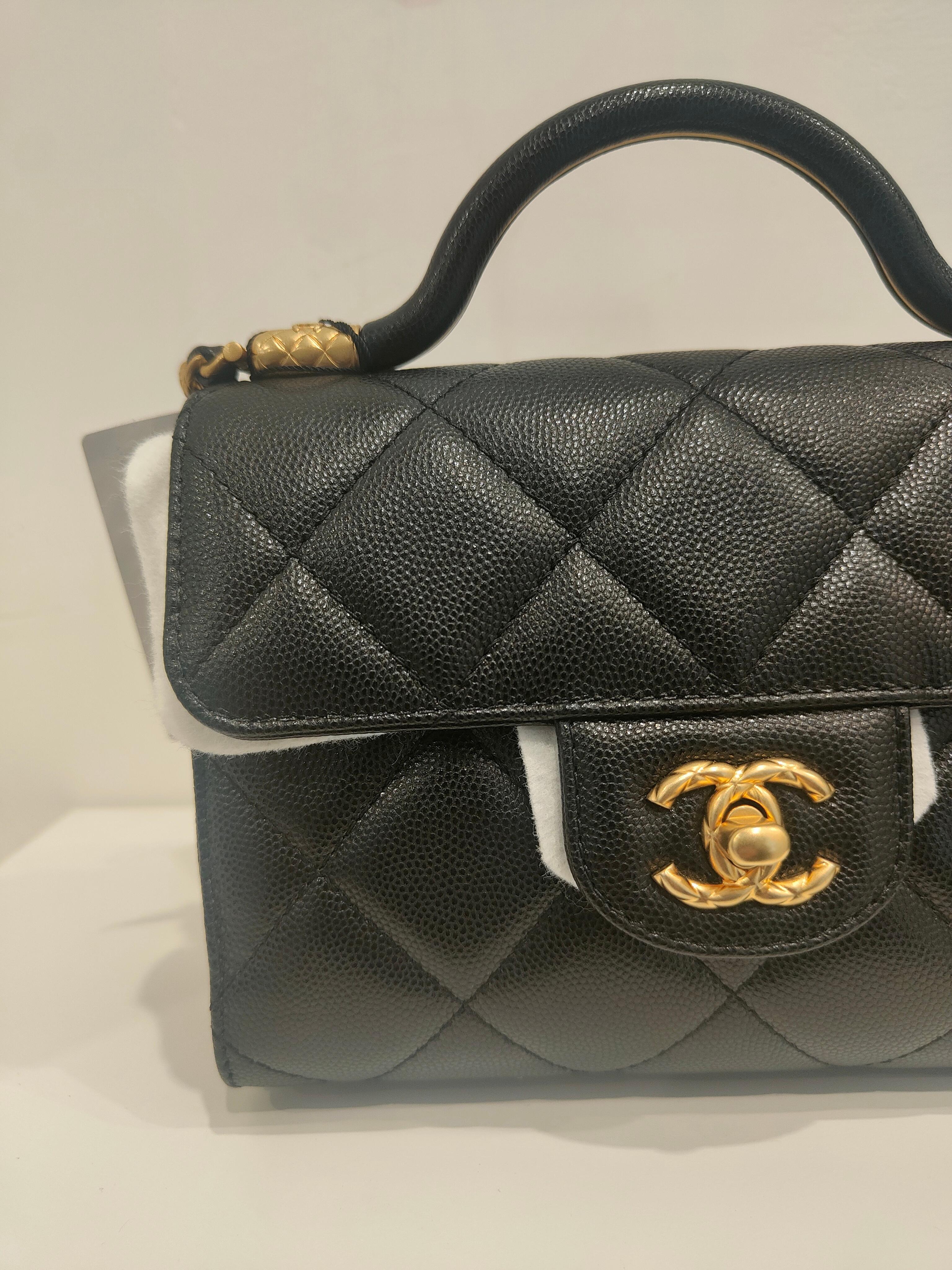 Chanel black caviar leather Gold hardware shoulder bag NWOT 8