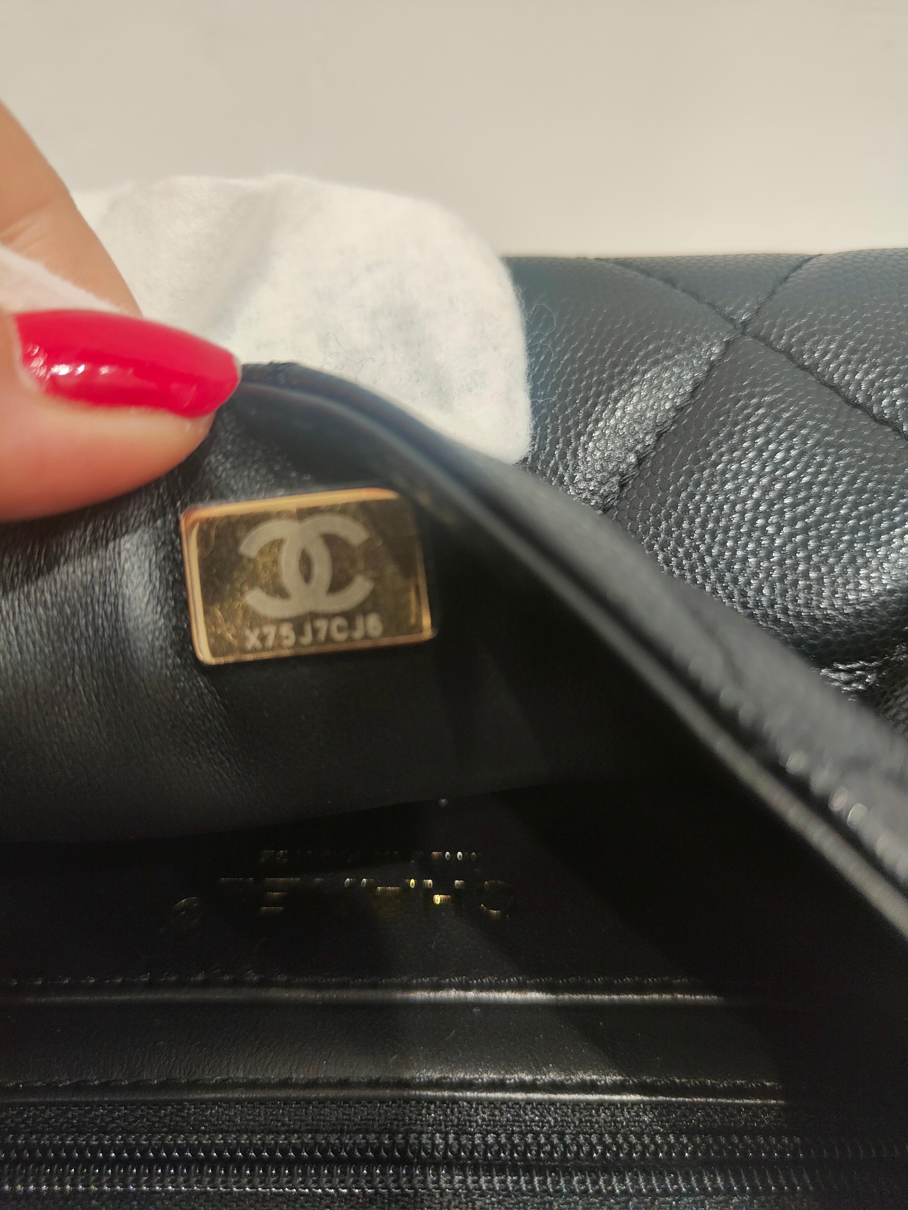 Chanel black caviar leather Gold hardware shoulder bag NWOT 1