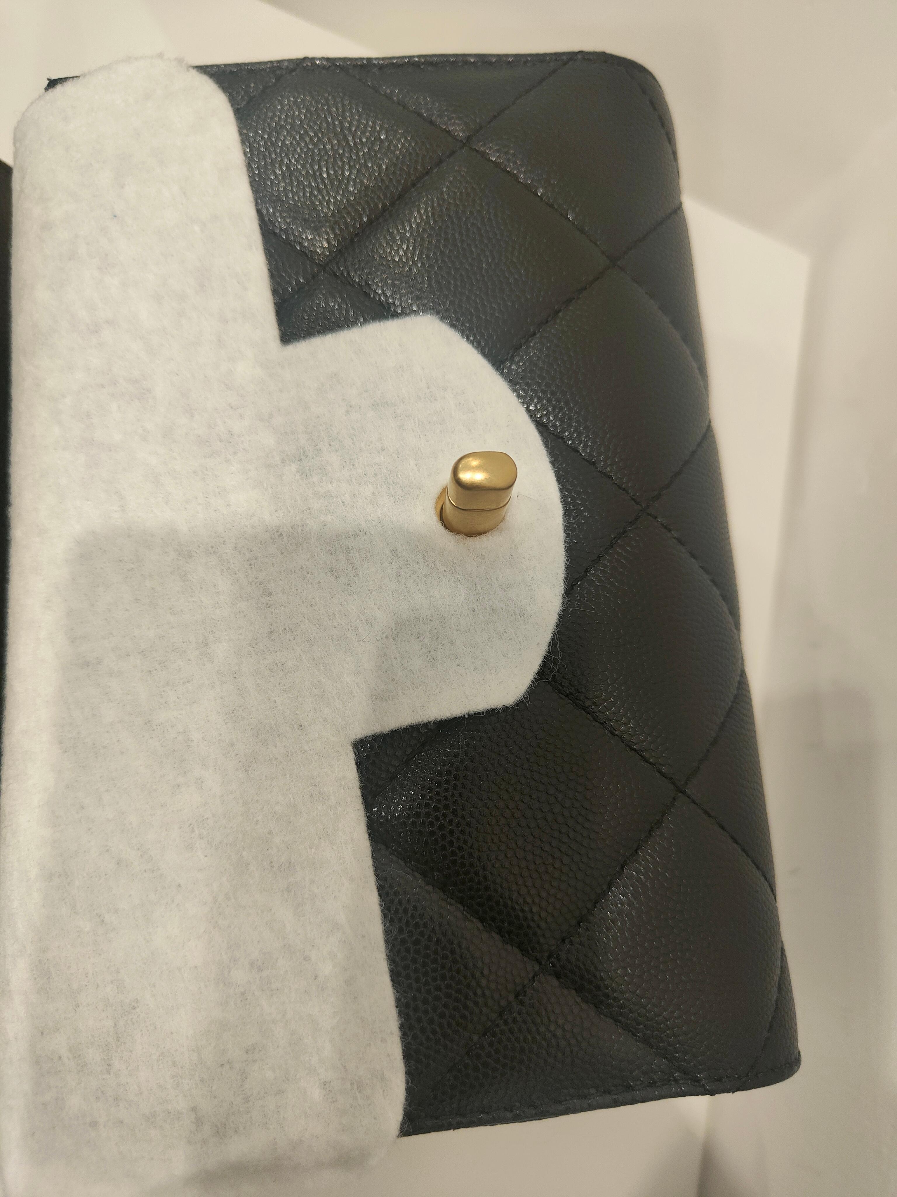 Chanel black caviar leather Gold hardware shoulder bag NWOT 2