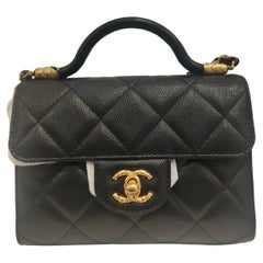 Chanel, sac à bandoulière en cuir caviar noir et or NWOT
