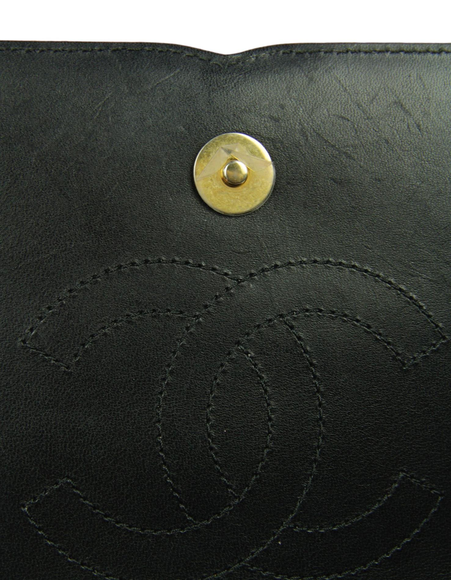 Chanel Bolso Crossbody Filigrana CC Mediano de Piel Caviar Negra en venta 6