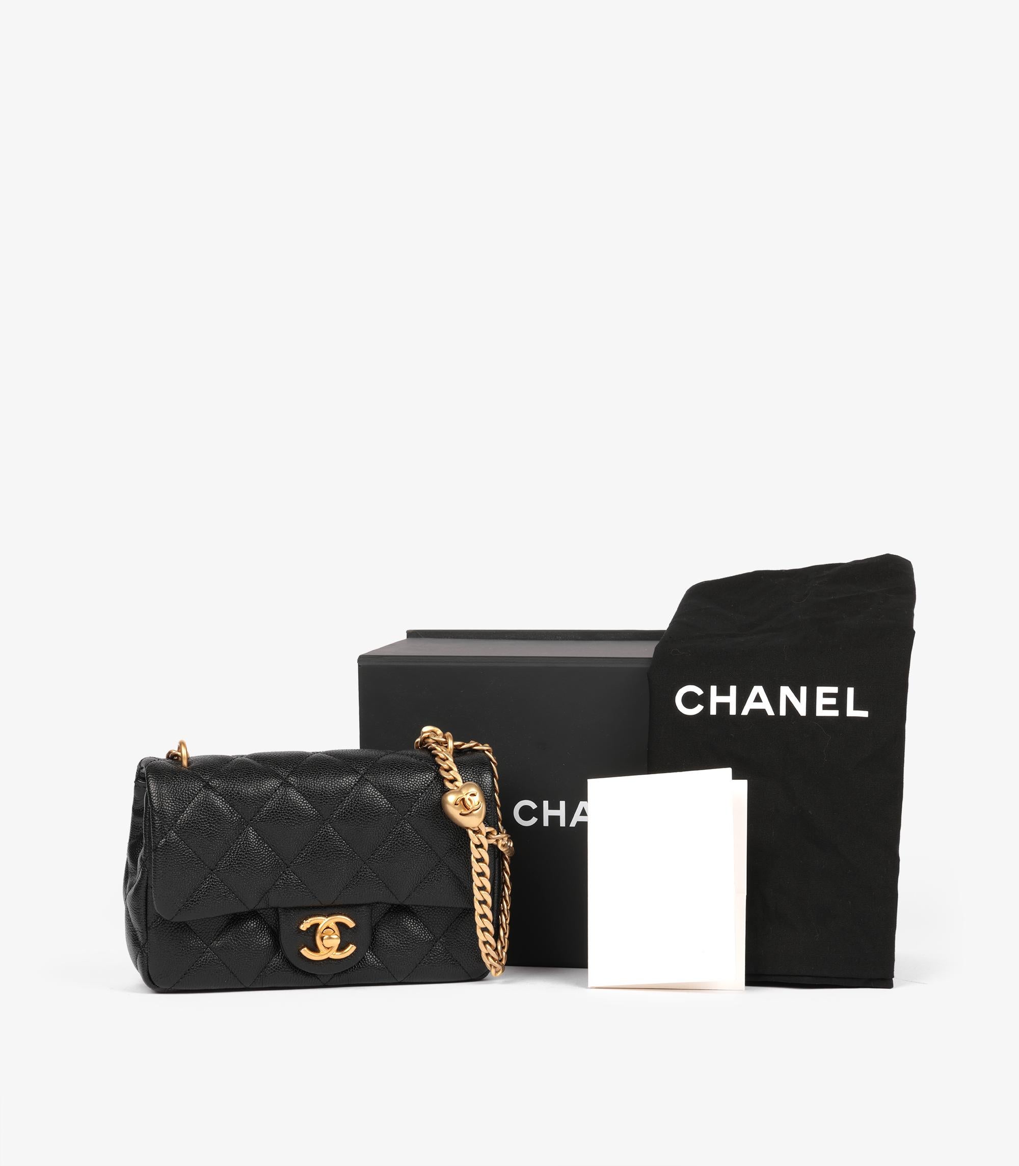 Chanel, borsa in pelle nera Caviale Sweetheart rettangolare con mini flap in vendita 6