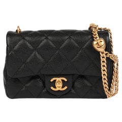 Chanel - Mini sac à rabat rectangulaire en cuir noir caviar Sweetheart