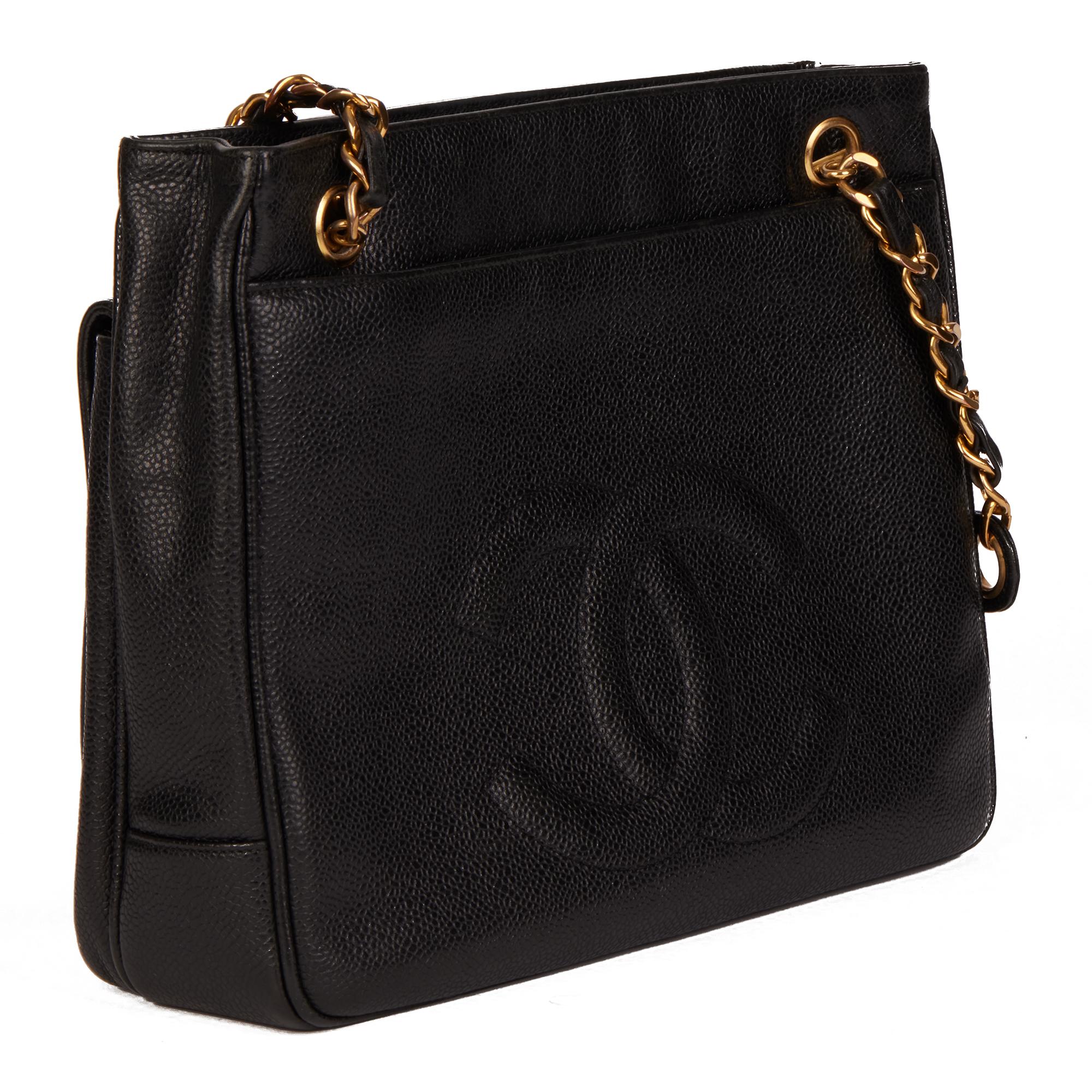 CHANEL
Black Caviar Leather Vintage Classic Shoulder Bag

Xupes Reference: HB4334
Serial Number: 4090540 (Not visible on the sticker)
Age (Circa): 1996
Accompanied By: Chanel Dust Bag, Authenticity Card
Authenticity Details: Authenticity Card,