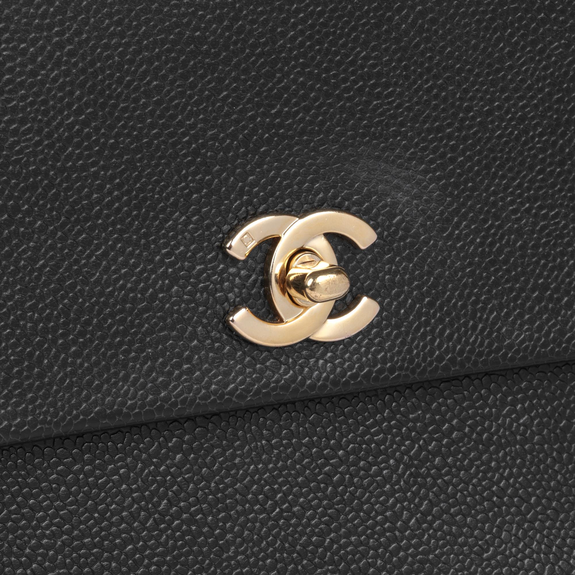 CHANEL Black Caviar Leather Vintage Medium Classic Single Flap Bag For Sale 3