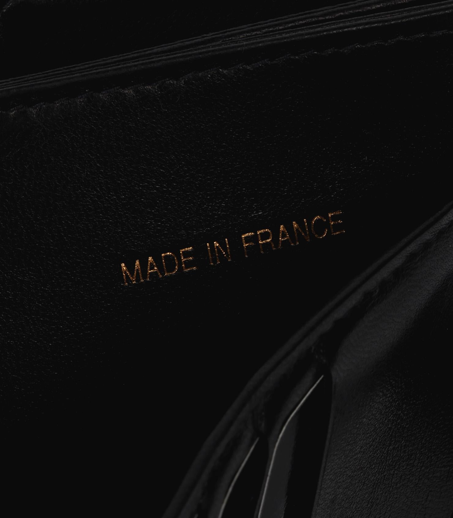 Chanel Black Caviar Leather Vintage Timeless Compact Wallet For Sale 2