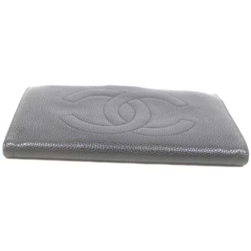 Chanel Black Caviar Logo CC Long Flap Wallet 862952  In Good Condition For Sale In Dix hills, NY