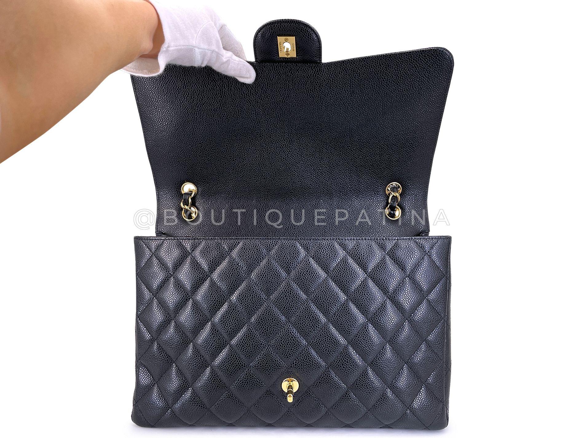 Chanel Noir Caviar Maxi Classic Double Flap Bag GHW 65472 en vente 5
